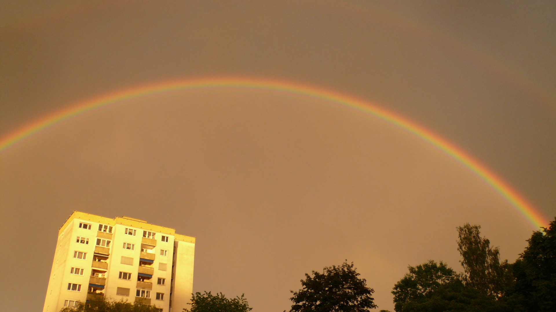 Panasonic DMC-FX07 sample photo. Rainbow over my block photography