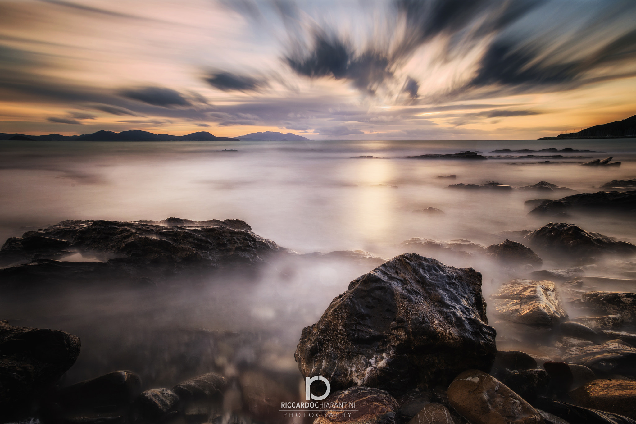 Canon EOS 6D + Canon EF 17-35mm f/2.8L sample photo. Italy tuscany sunset seascape photography