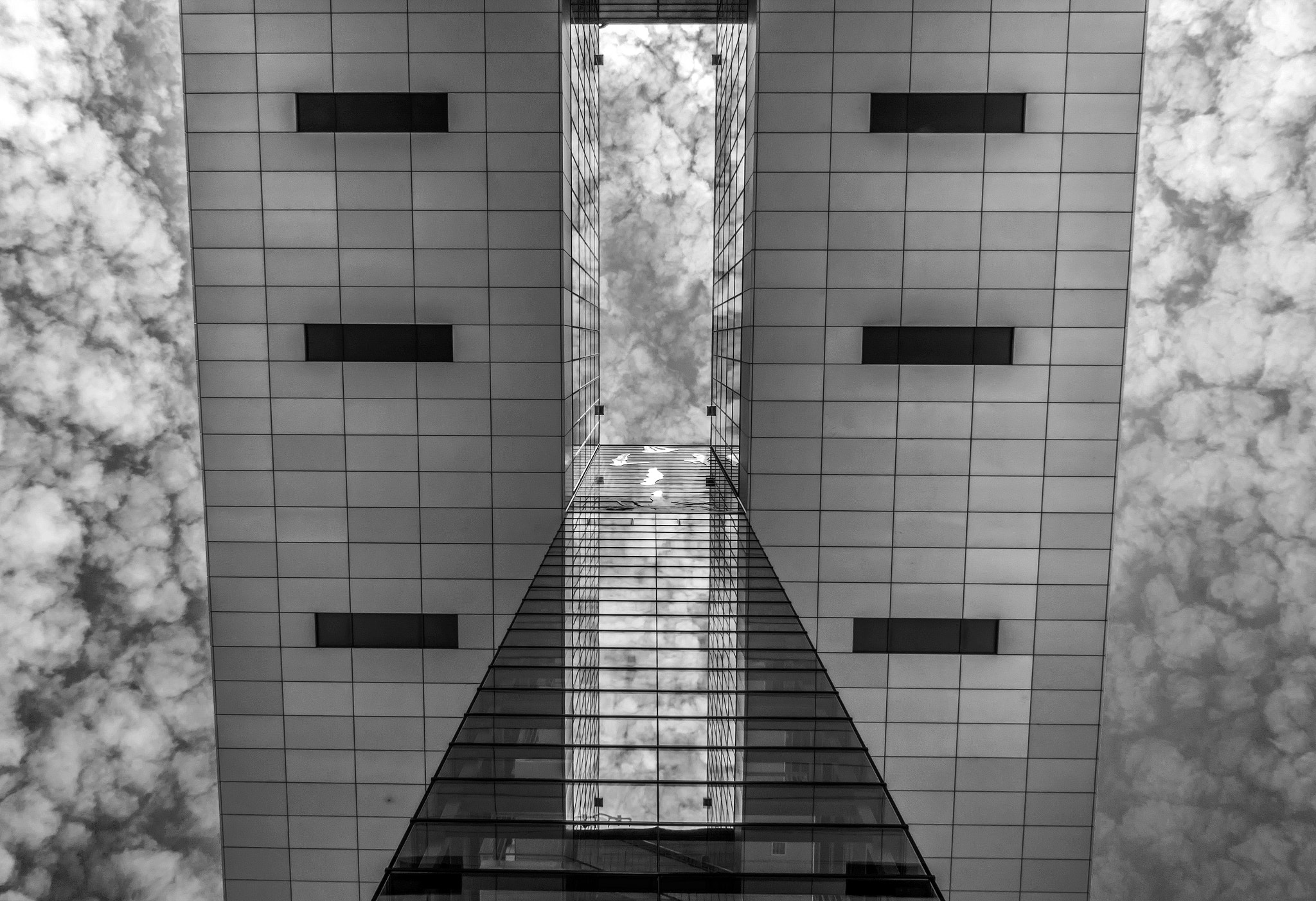 Sony Cyber-shot DSC-RX10 + 24-200mm F2.8 sample photo. Cologne classics photography