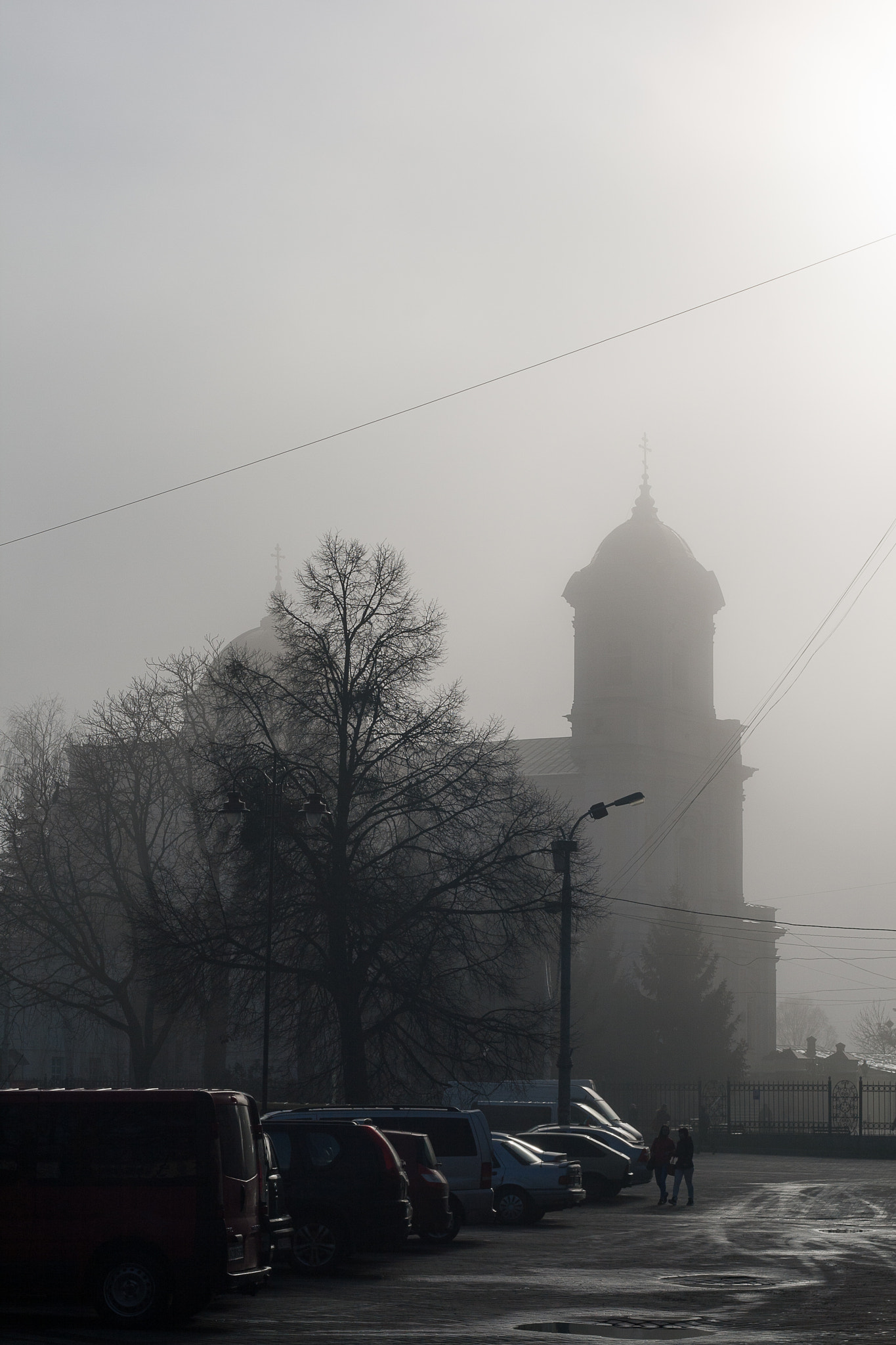 Canon EOS 400D (EOS Digital Rebel XTi / EOS Kiss Digital X) sample photo. Cathedral in fog photography