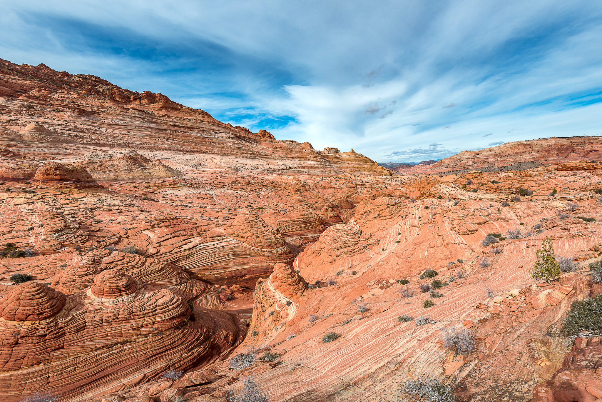 Nikon AF-S Nikkor 16-35mm F4G ED VR sample photo. Mountain around the wave photography