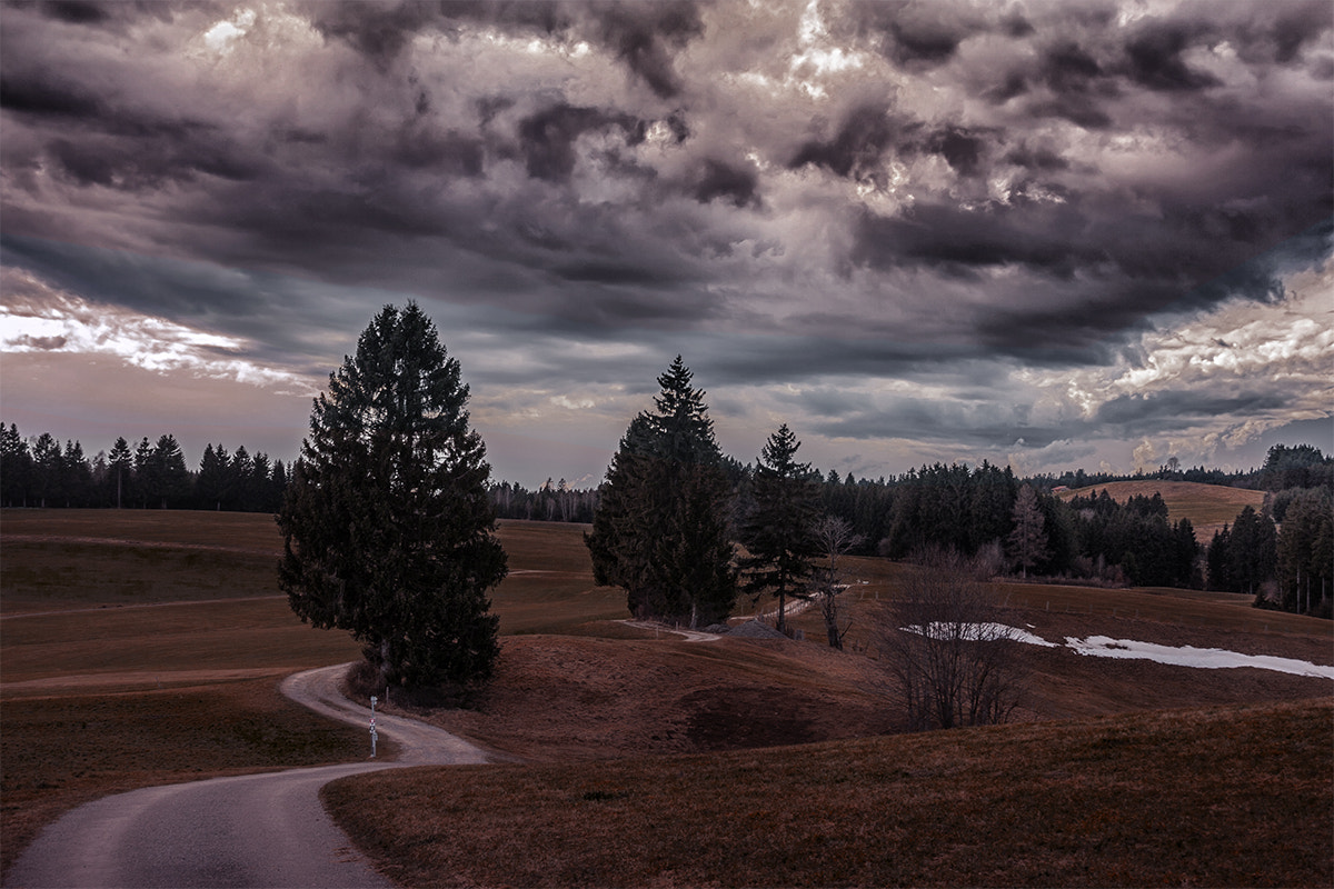 Sigma 18-200mm f/3.5-6.3 DC OS sample photo. Rain will come photography