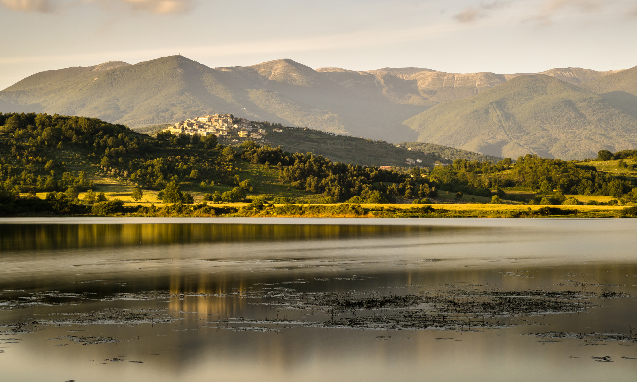 Nikon D3200 + Sigma 17-70mm F2.8-4.5 DC Macro Asp. IF sample photo. Autumn in love photography