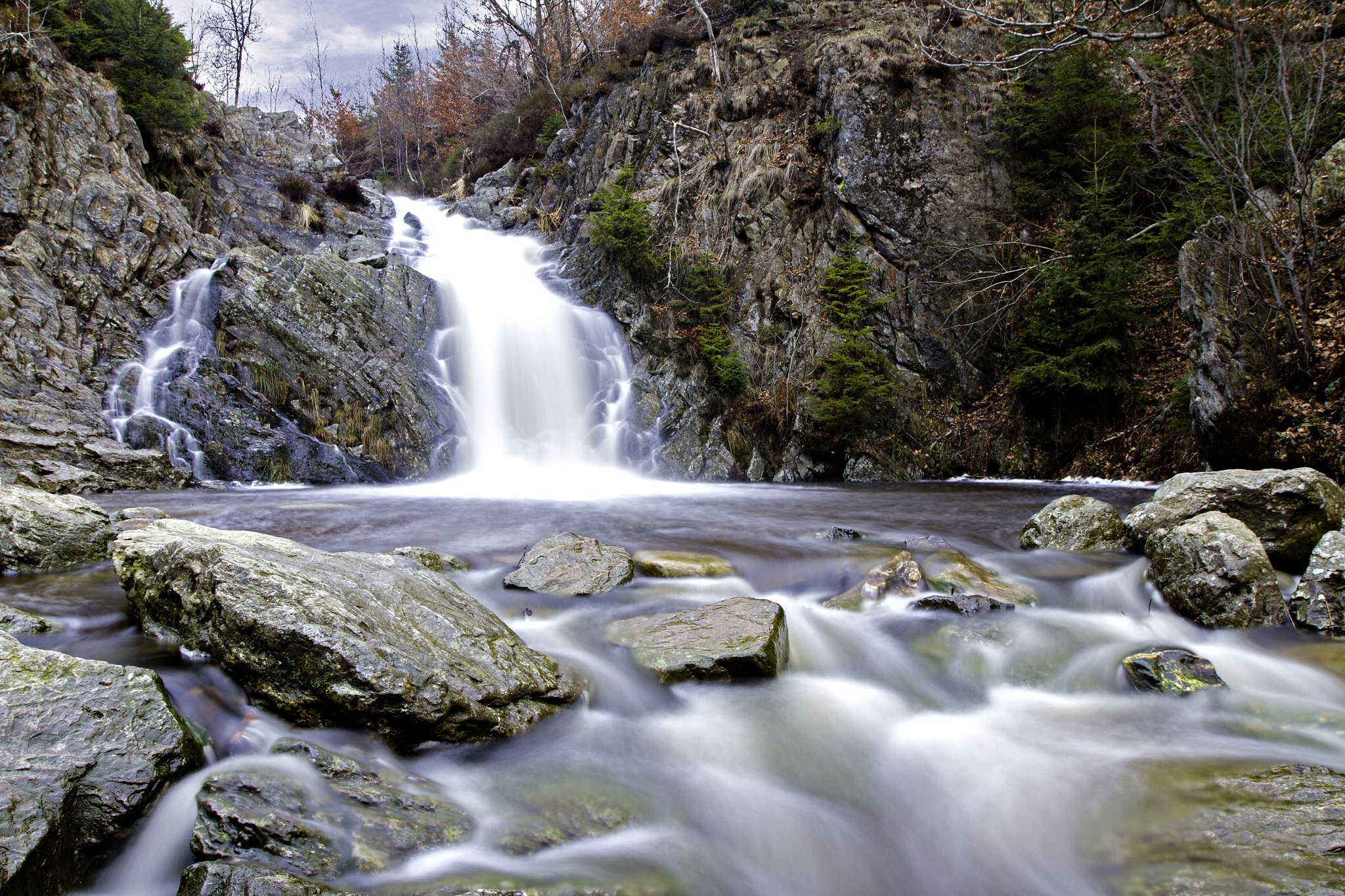 Canon EF 16-35mm F2.8L II USM sample photo. Cascade du bayehon, longfaye photography
