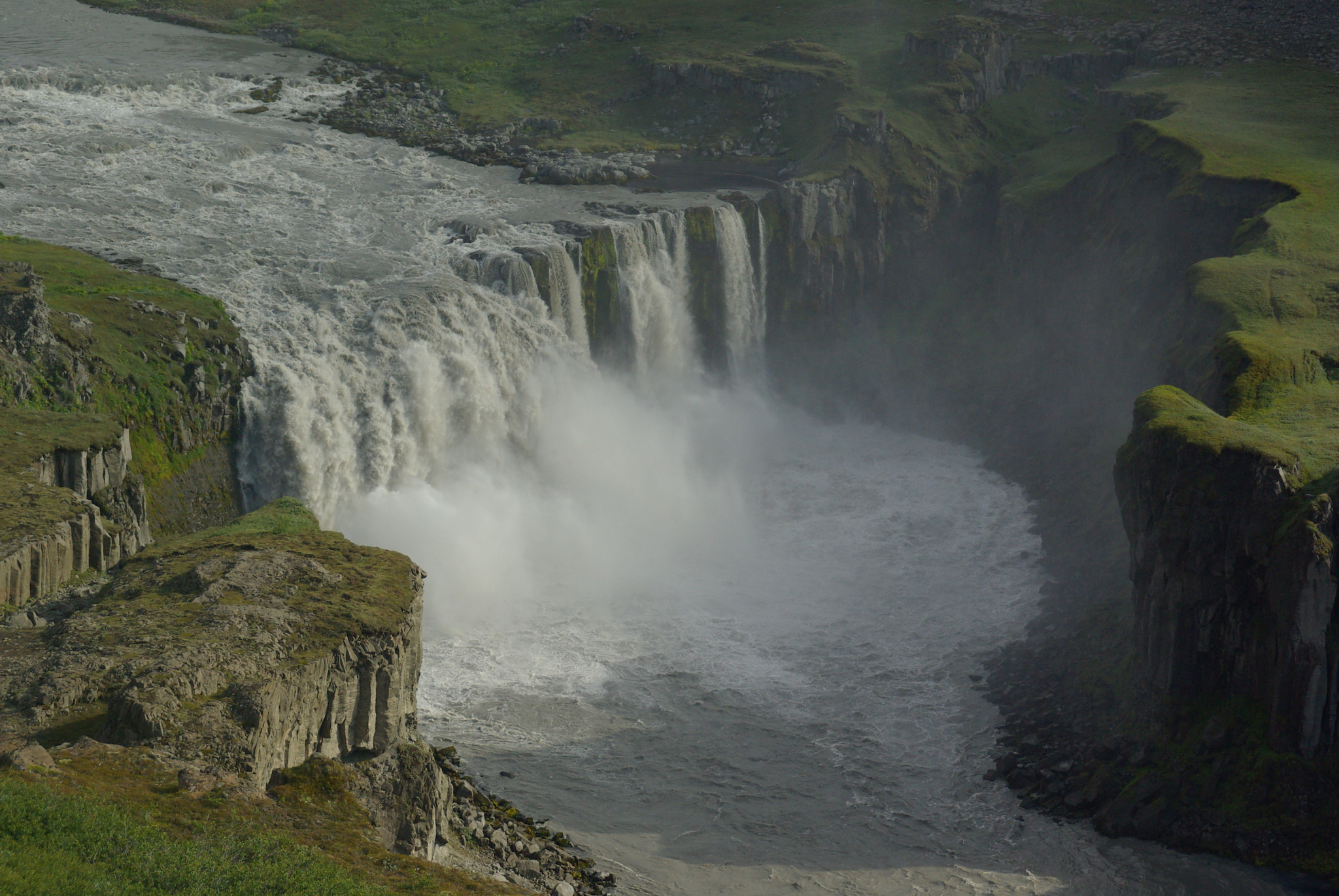 Pentax K10D sample photo. Ijsland hagrifoss photography