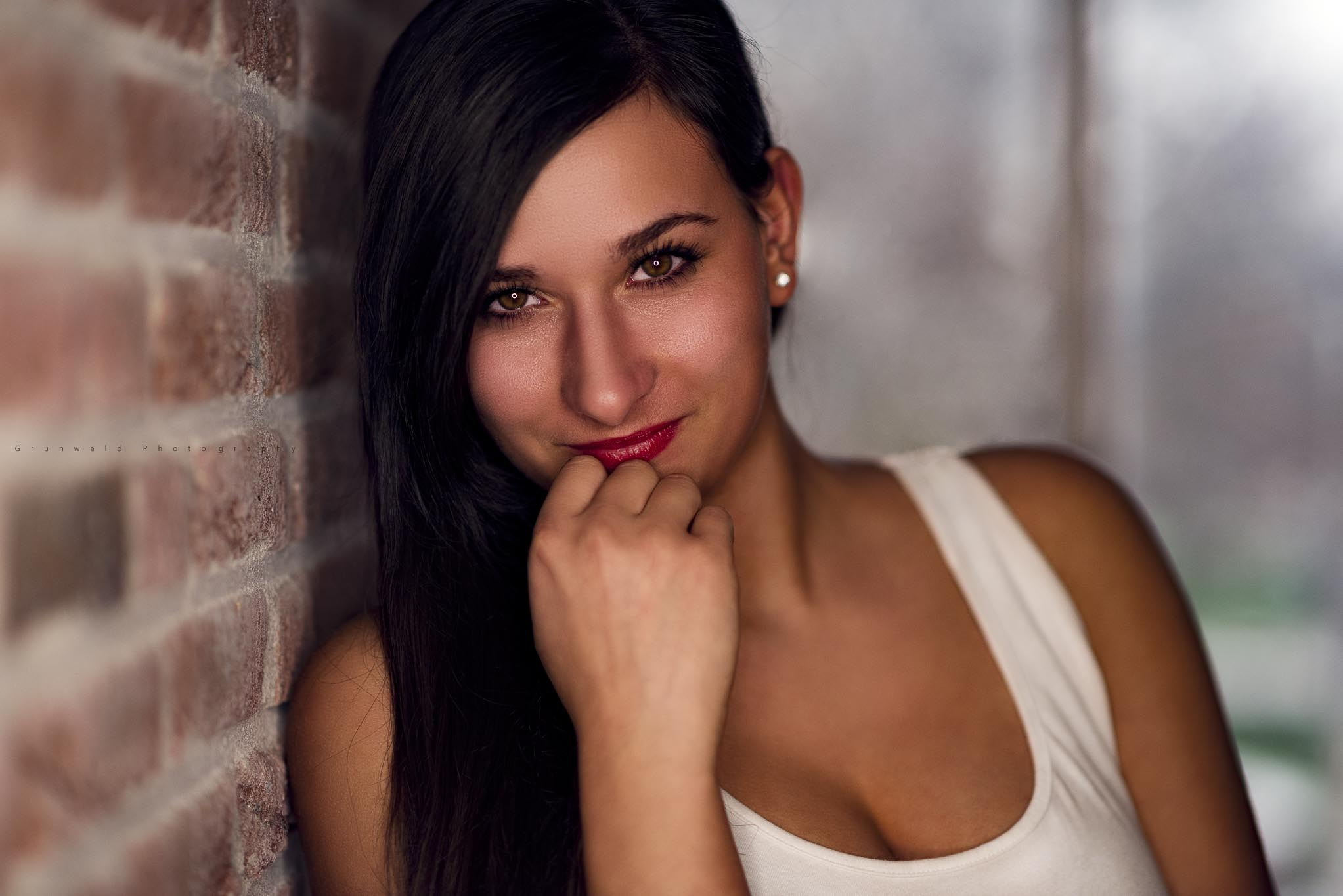 Nikon D810 + Nikon AF-S Nikkor 85mm F1.4G sample photo. Jessica on the stairs photography