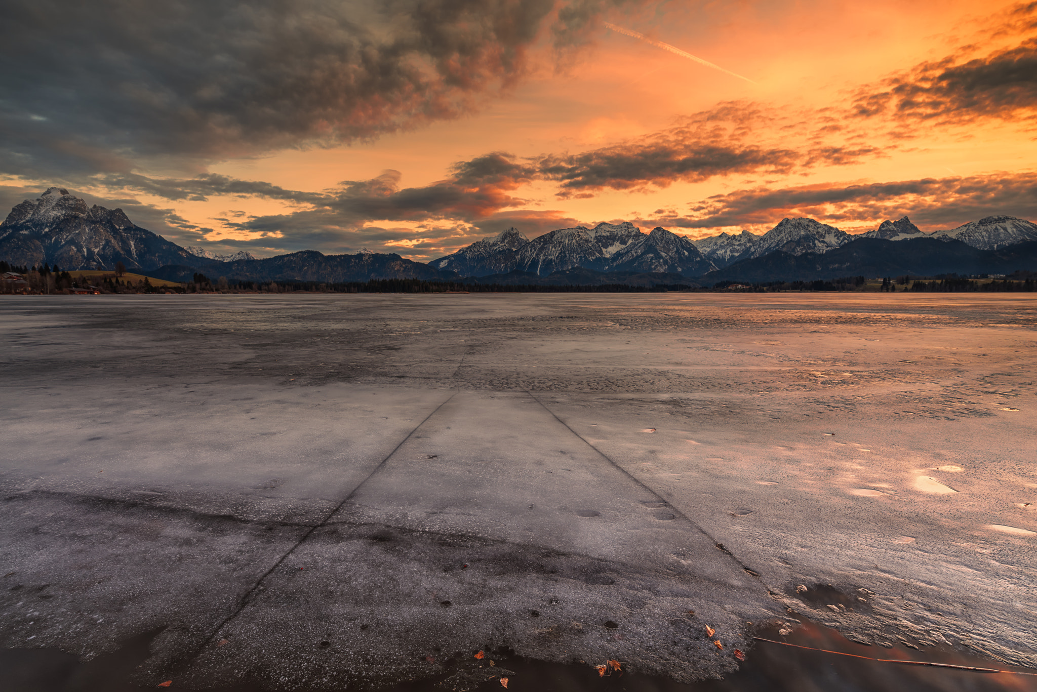 HD PENTAX-D FA 15-30mm F2.8 ED SDM WR sample photo. Burning ice photography