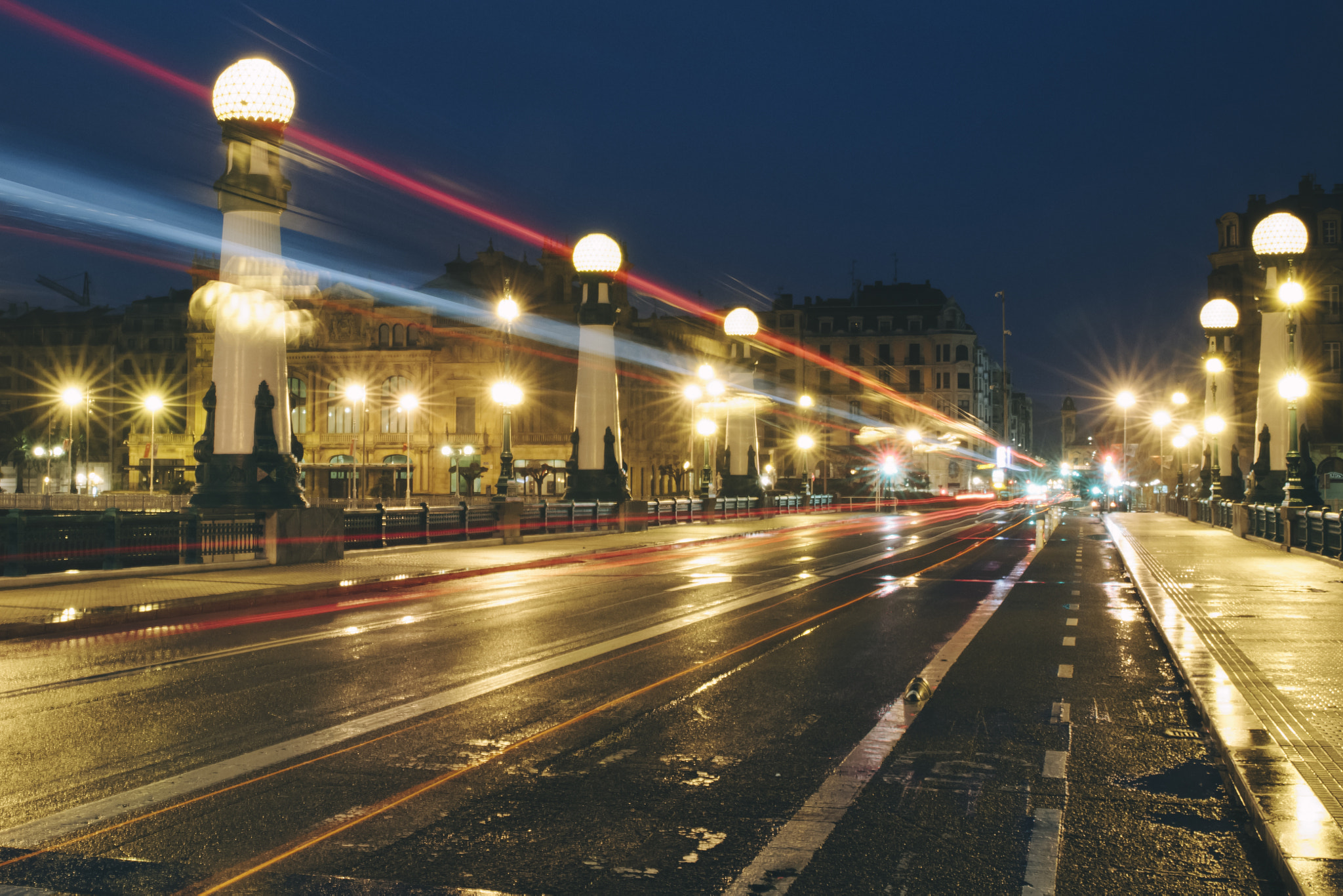Canon EF 24-70mm F2.8L II USM sample photo. Luces en el kurssal photography