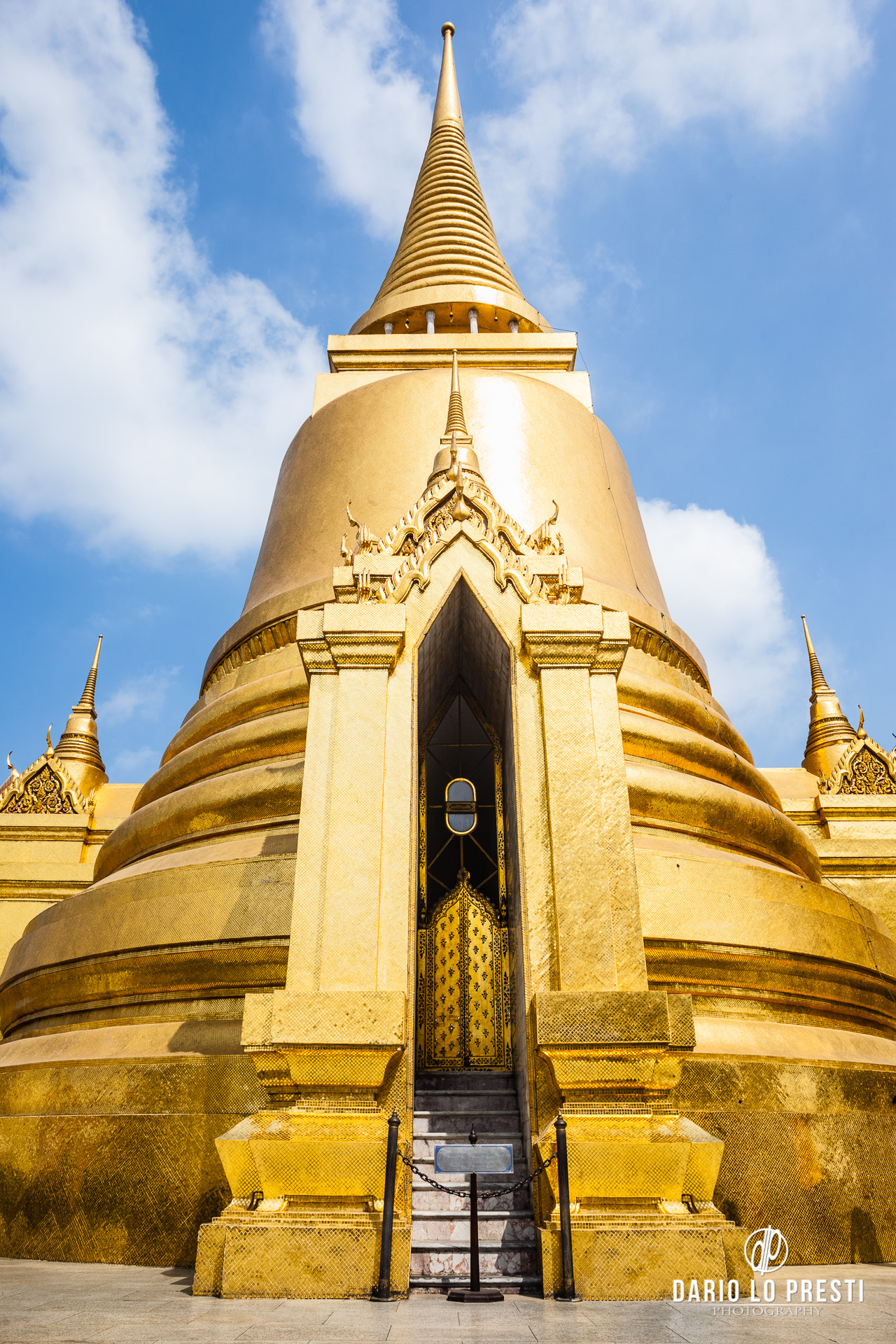 Canon EOS 5D Mark II + Canon EF 24mm F2.8 sample photo. Phra si rattana chedi photography