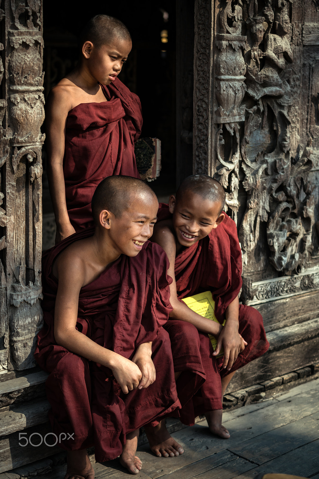 Sony a7R II + Sony FE 70-200mm F4 G OSS sample photo. Myanmar three novice joyful photography