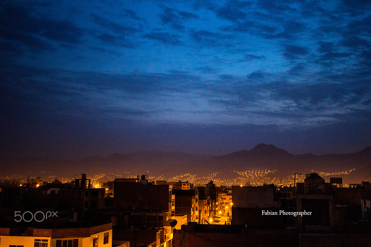 Canon EF-S 24mm F2.8 STM sample photo. Lima 5:10 am photography