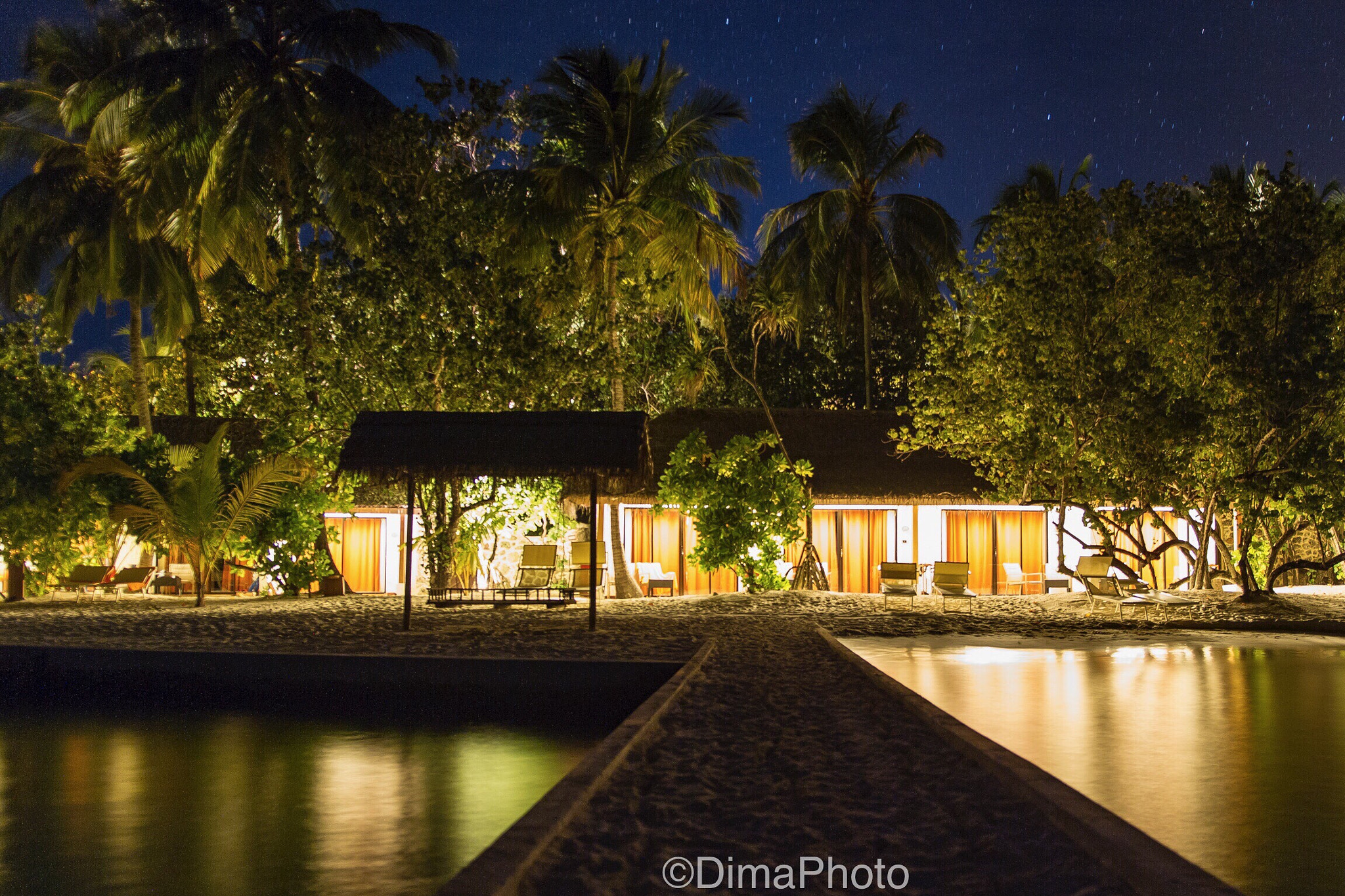 Canon EOS 7D + Sigma 18-35mm f/1.8 DC HSM sample photo. Resort by night. photography