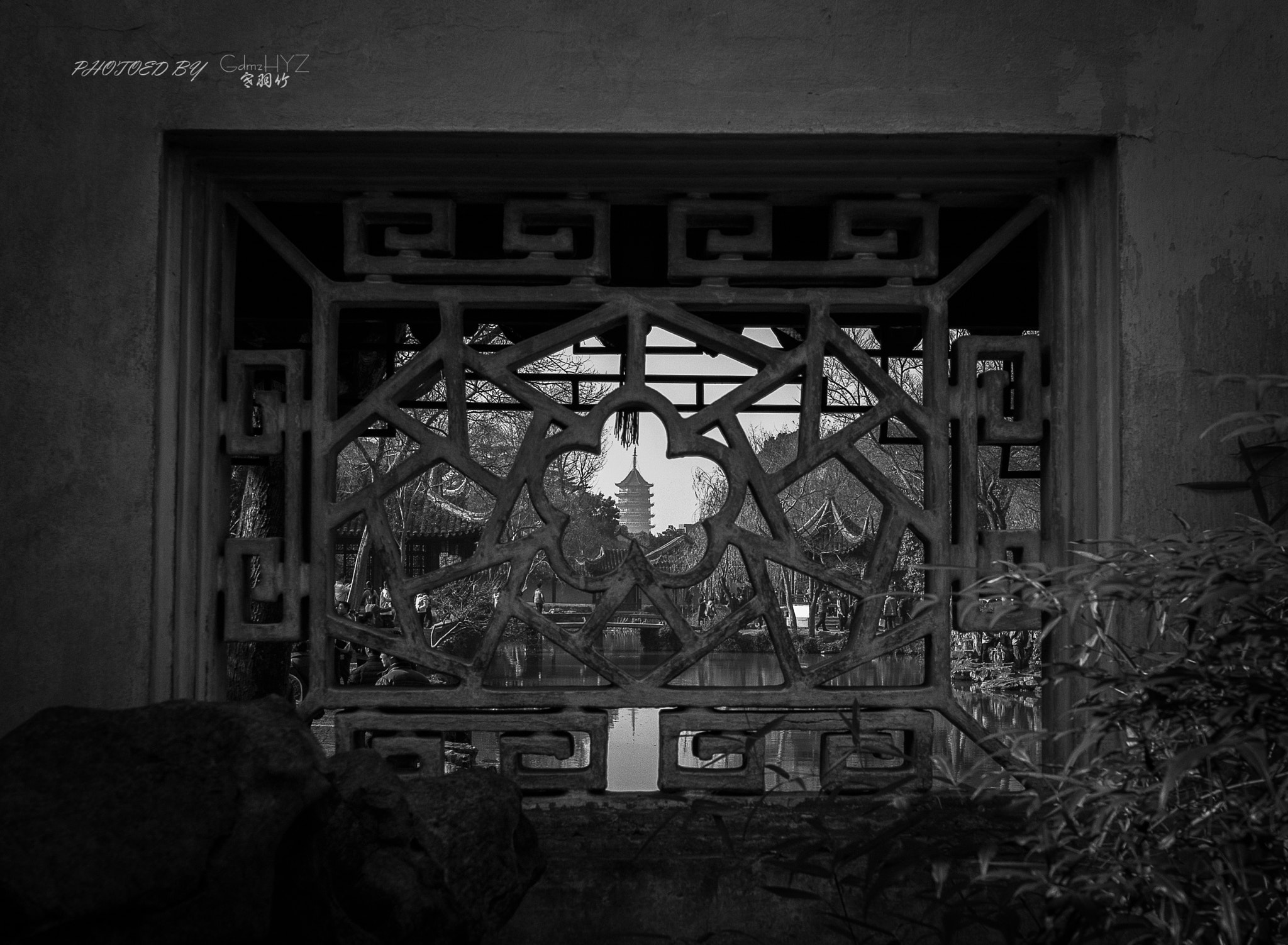 Canon EF 300mm f/2.8L sample photo. Humble administrator's garden photography