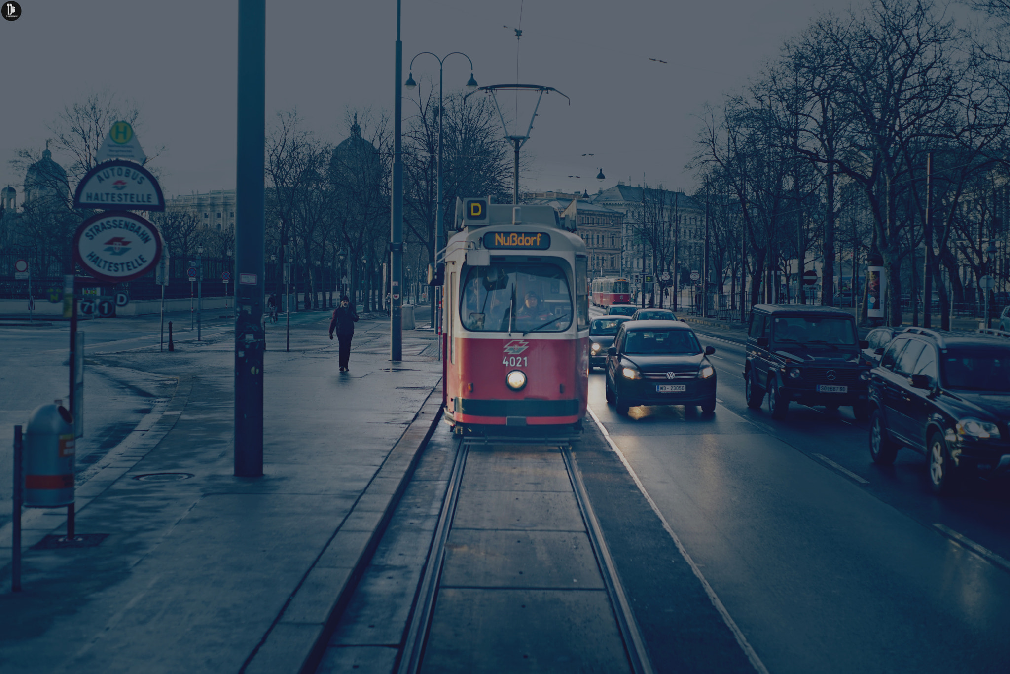 Sony a7 + Minolta AF 50mm F1.7 sample photo. Straßenbahn d photography