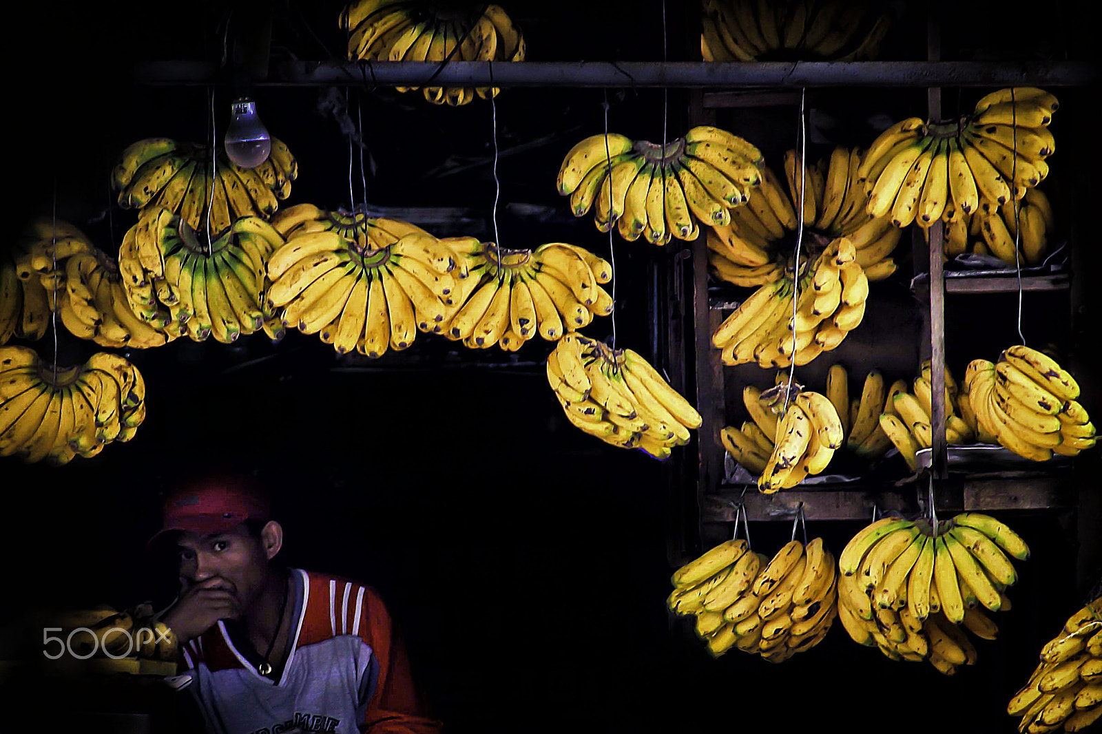 Sigma 18-250mm F3.5-6.3 DC OS HSM sample photo. Banana vendor photography