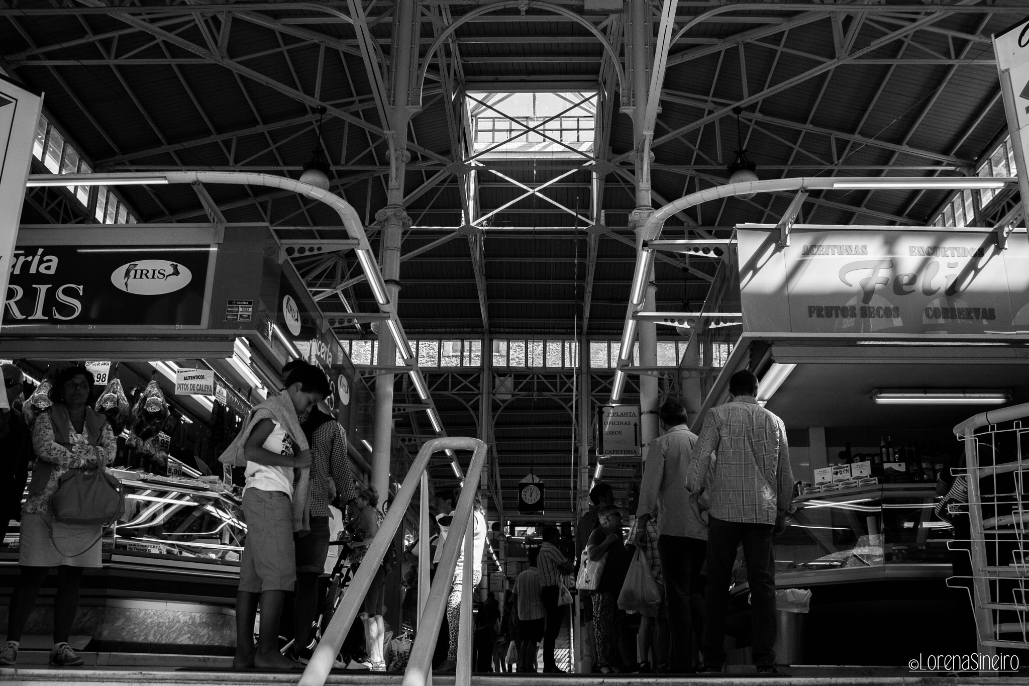 Canon EOS 1000D (EOS Digital Rebel XS / EOS Kiss F) sample photo. Oviedo's marketplace photography