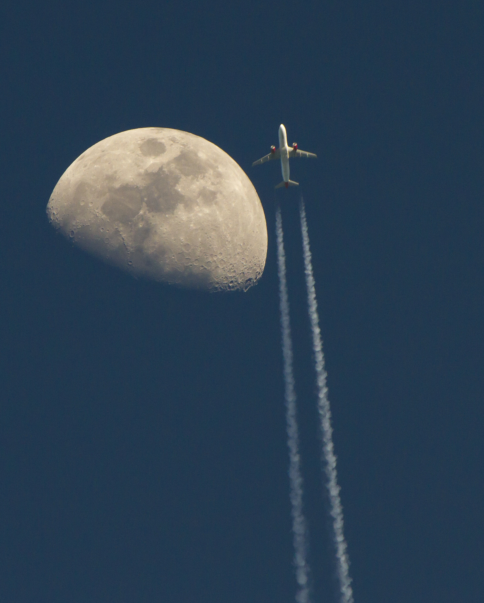 Canon EF 70-200mm F2.8L IS II USM sample photo. Virgin moon vertical photography