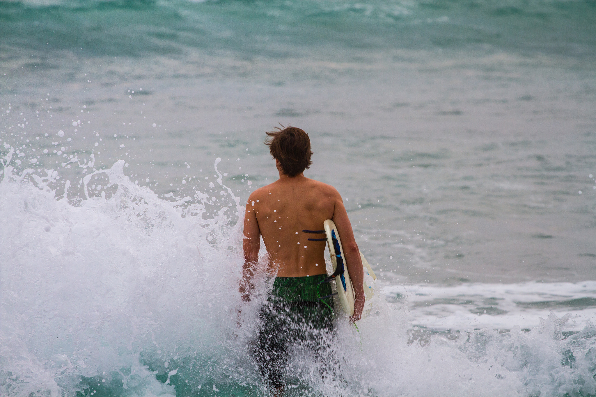 Canon EOS 7D + Canon EF 70-200mm F4L USM sample photo. Wave photography