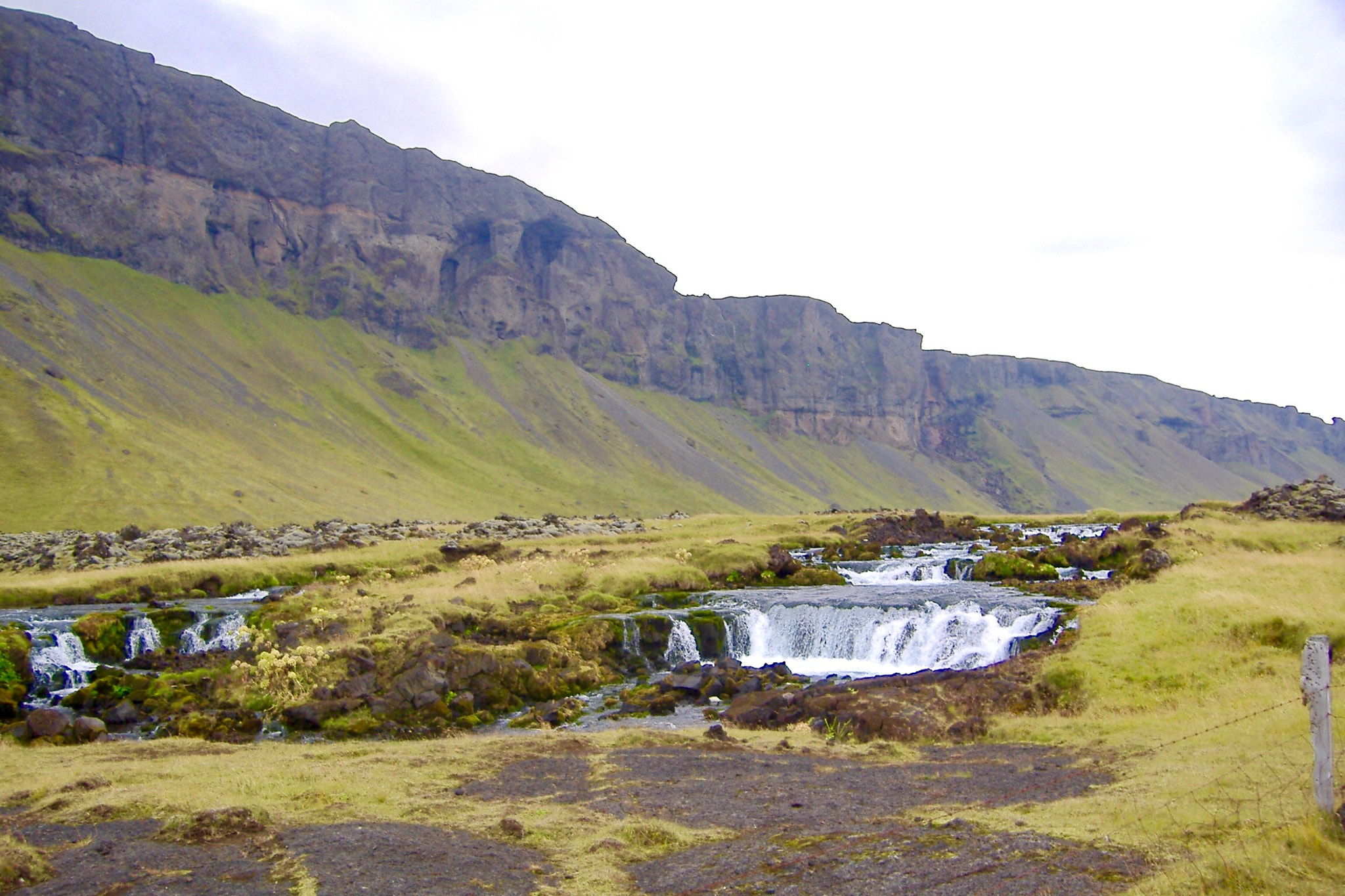 Fujifilm FinePix A345 sample photo. Valley in iceland photography