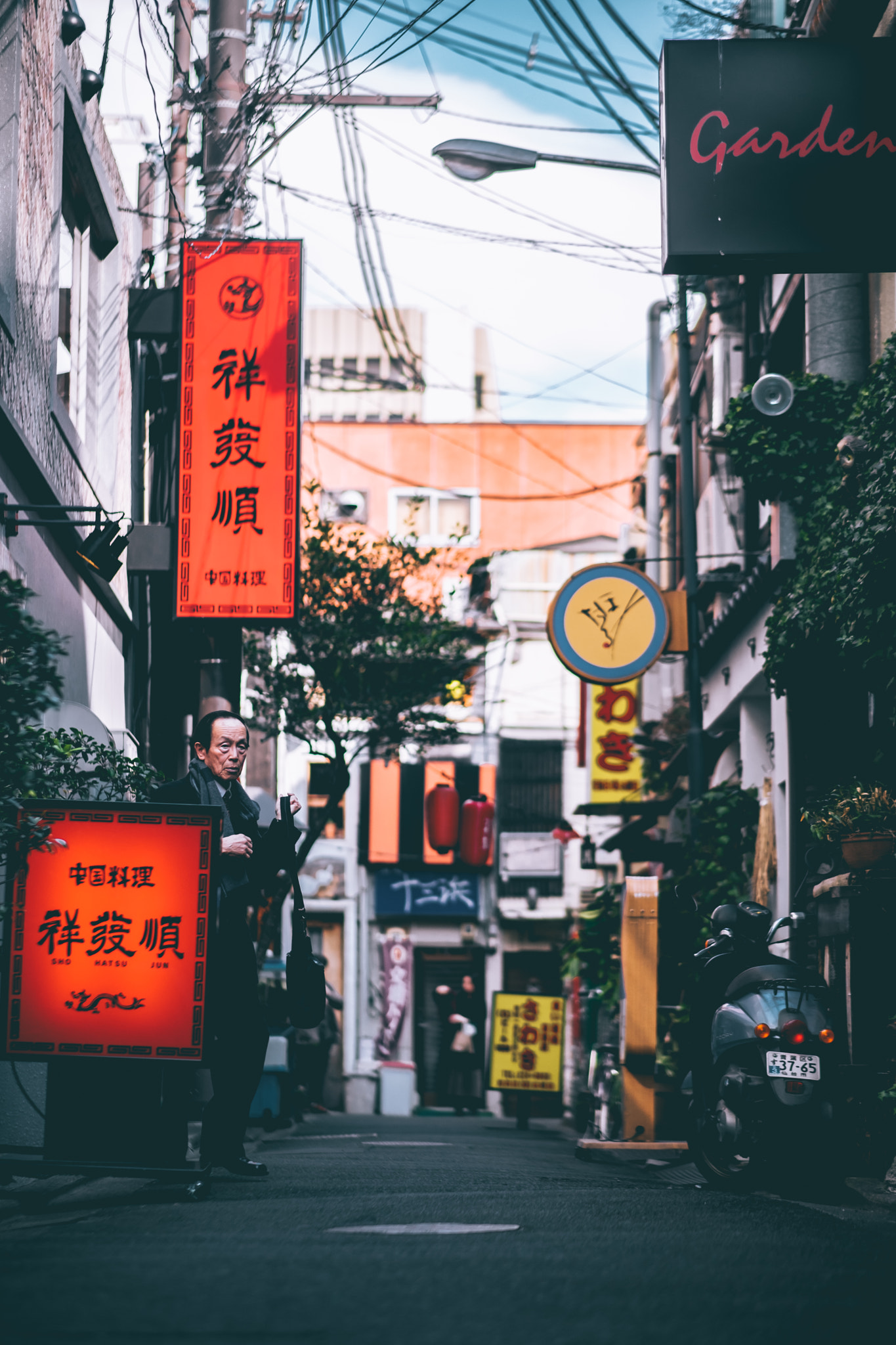 Fujifilm X-T2 + Fujifilm XF 56mm F1.2 R APD sample photo. Cut out everyday life.  photography
