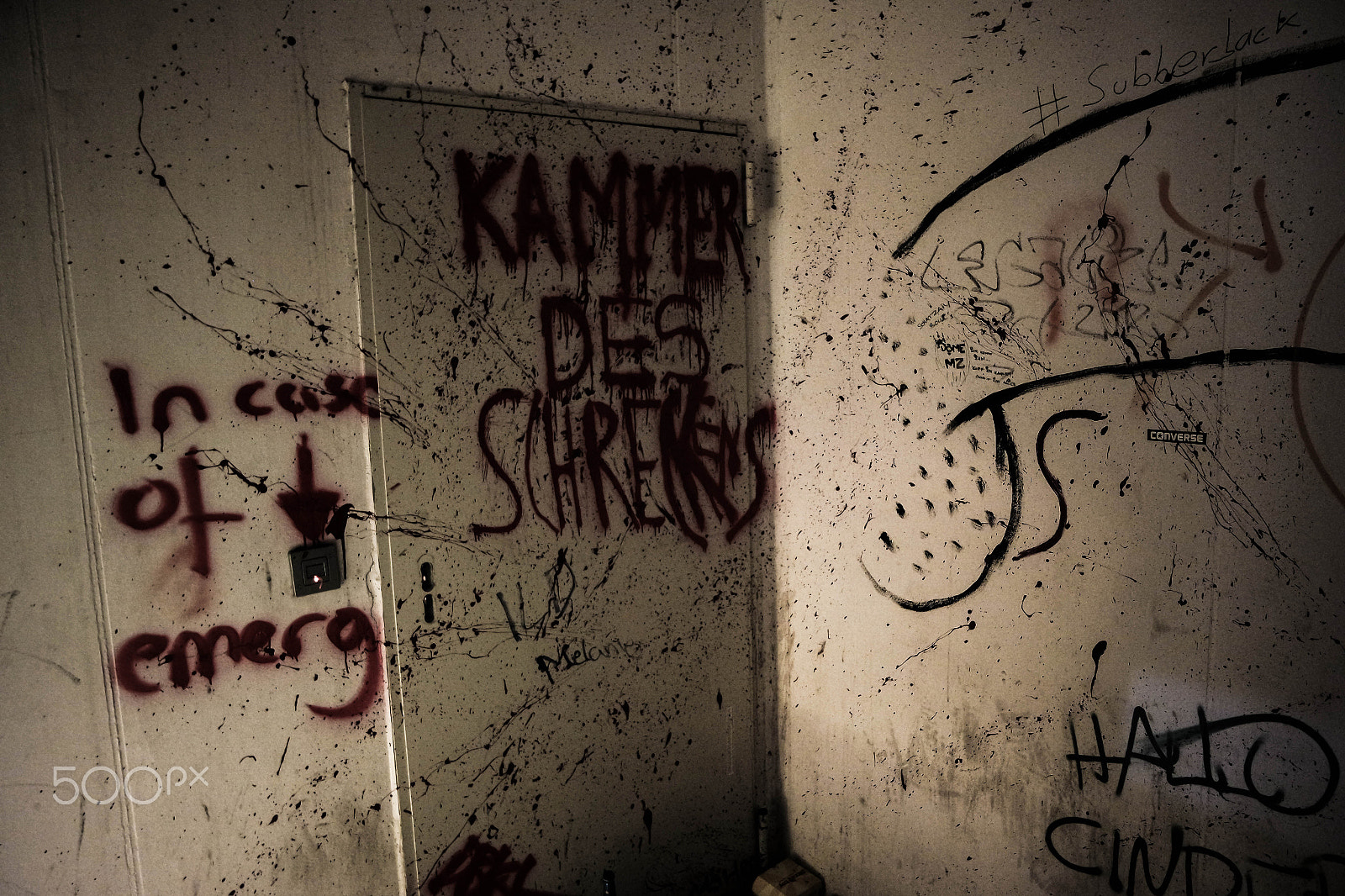 Samsung NX 16-50mm F3.5-5.6 Power Zoom ED OIS sample photo. Kammer des schreckens photography