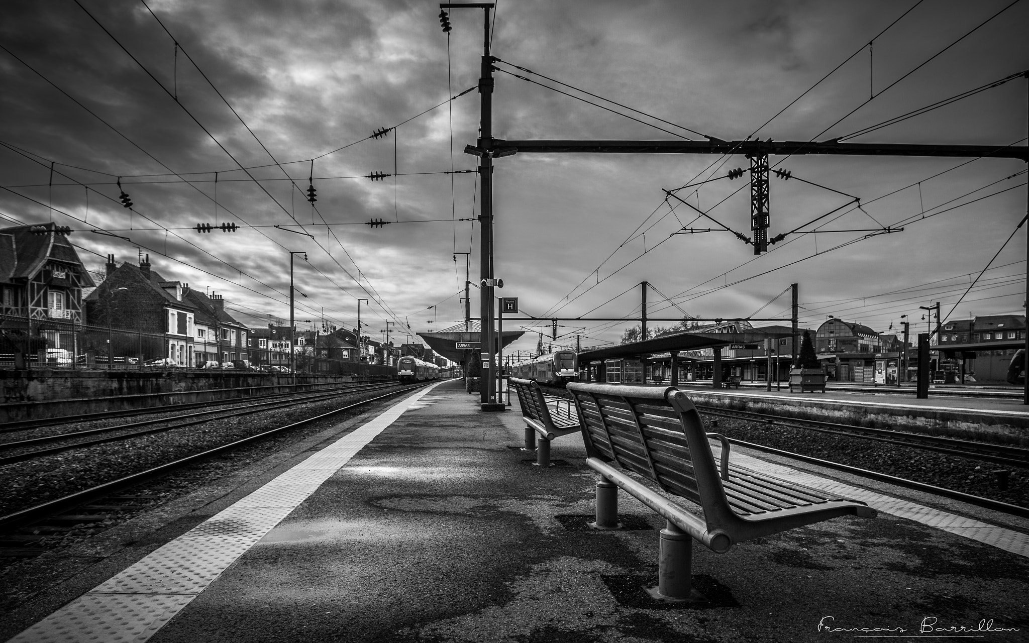 Canon EF 20-35mm f/2.8L sample photo. Another train station... photography