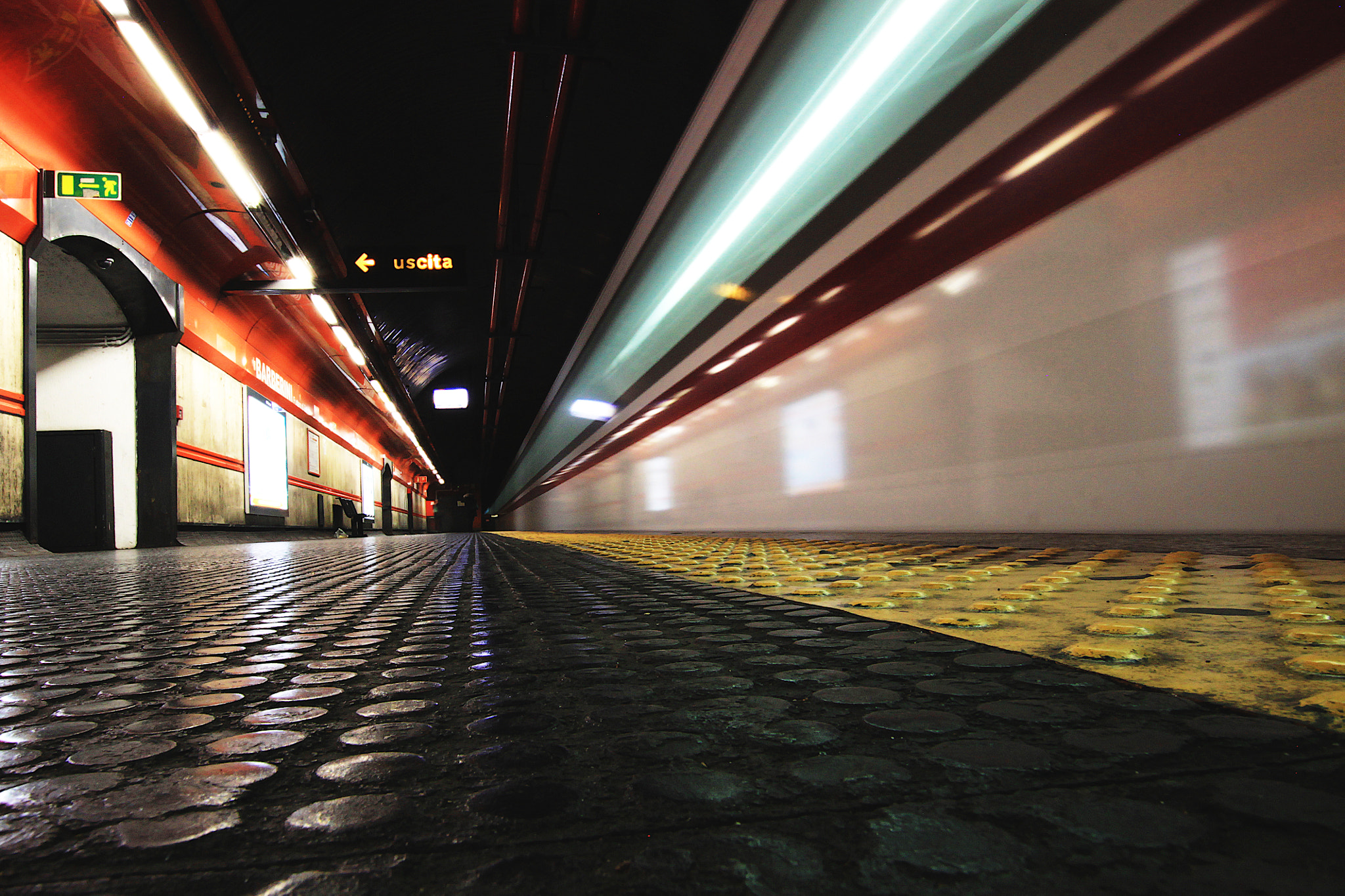 Sigma 10-20mm F3.5 EX DC HSM sample photo. Metro in rome photography
