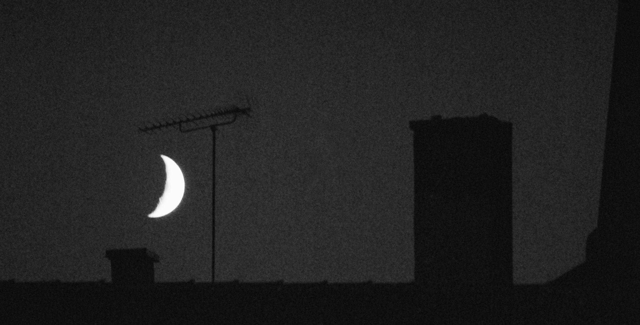 Nikon D40X sample photo. Midnight roof photography