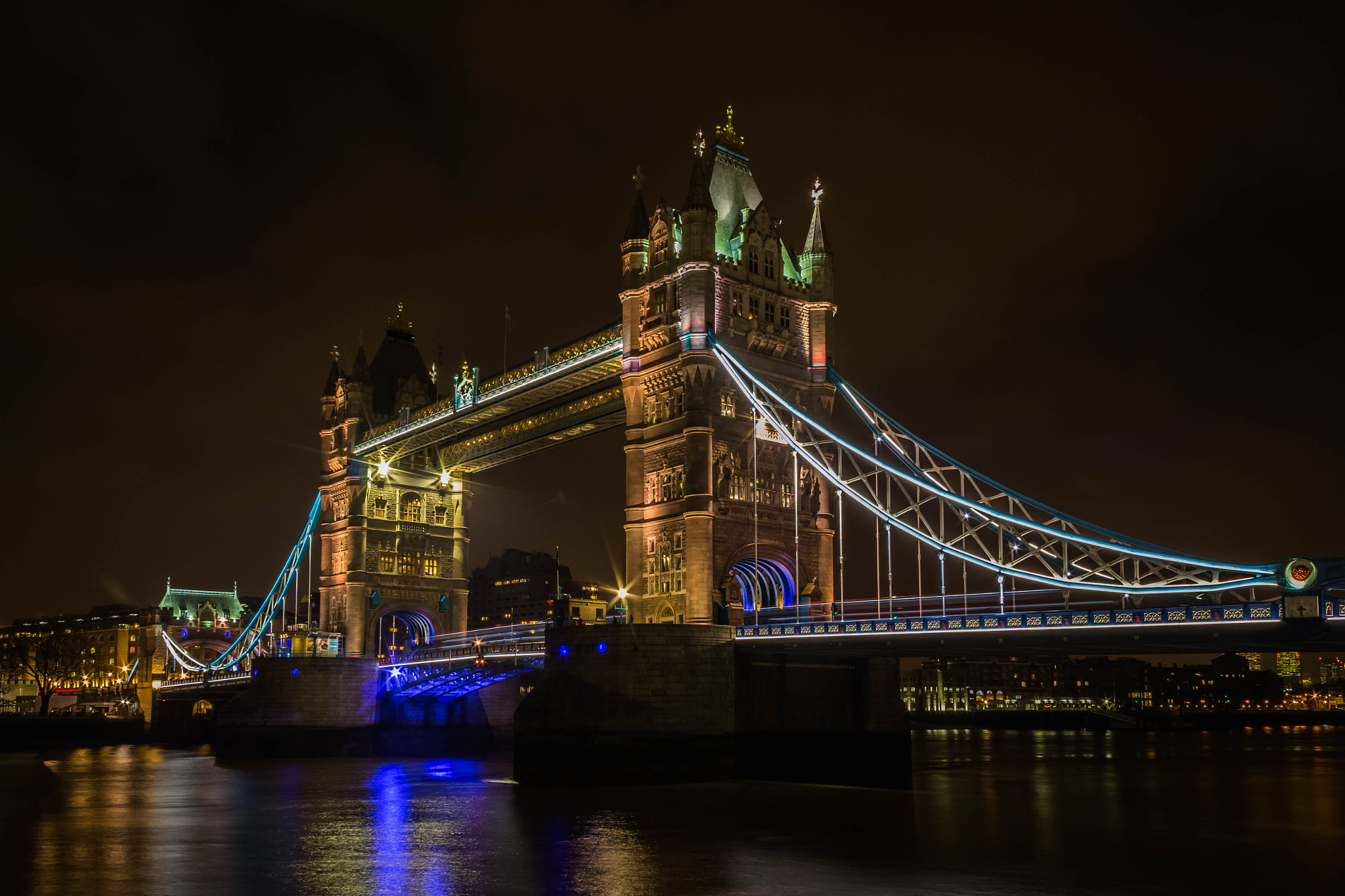 Canon EF-S 18-55mm F3.5-5.6 IS sample photo. Tower bridge photography