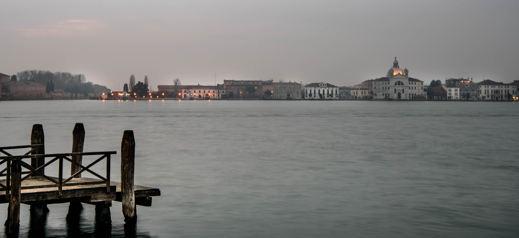 Nikon AF-S Nikkor 24-70mm F2.8E ED VR sample photo. L'aube sur venise photography