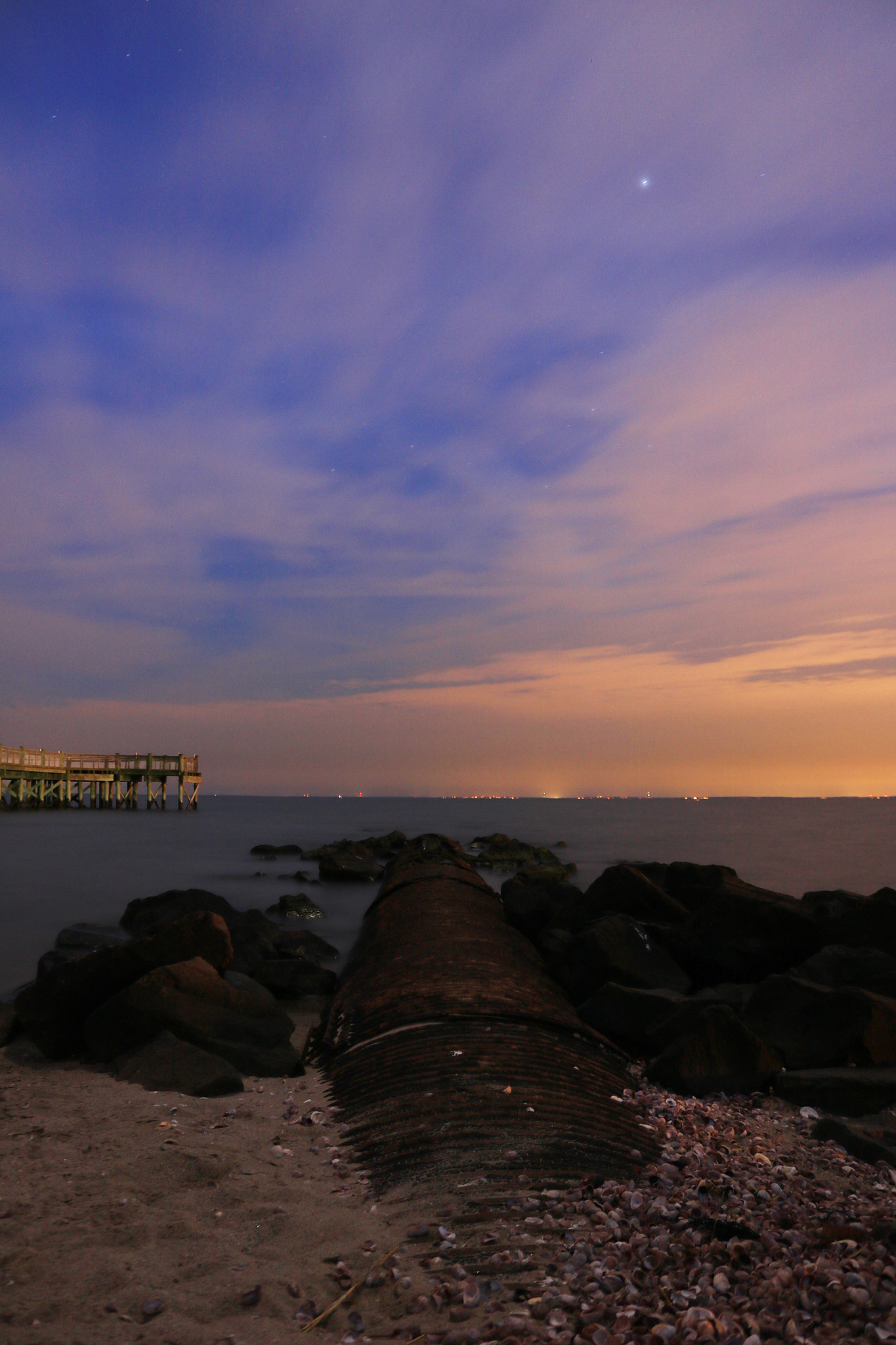 Canon EOS 750D (EOS Rebel T6i / EOS Kiss X8i) sample photo. The rusty jetty photography
