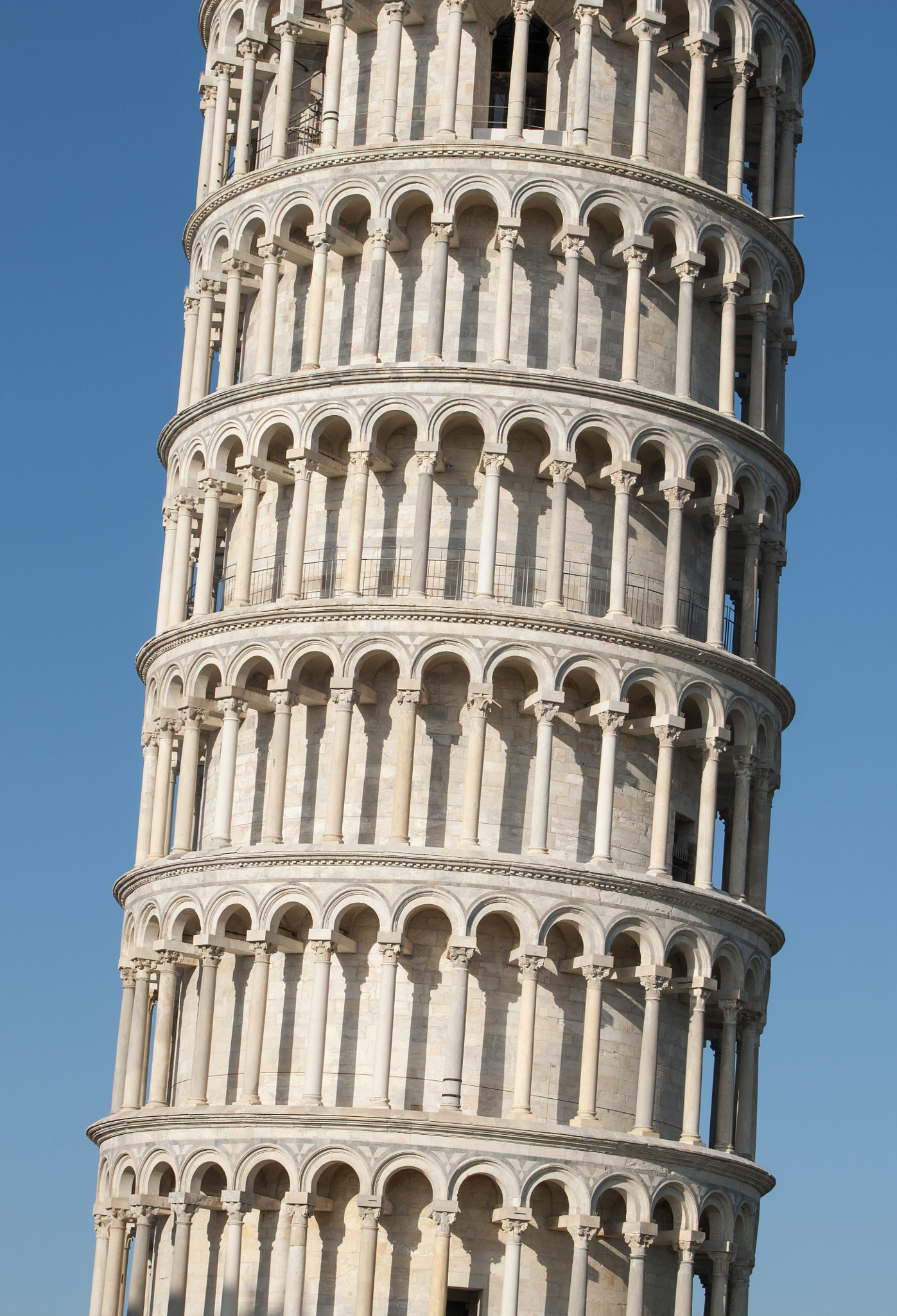 AF Zoom-Nikkor 28-80mm f/3.5-5.6D sample photo. Leaning tower of pisa photography