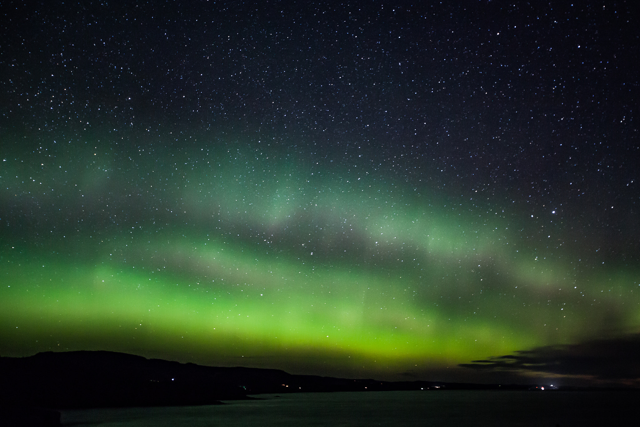 Canon EF 16-35mm F2.8L USM sample photo. Northern lights over lake superior photography