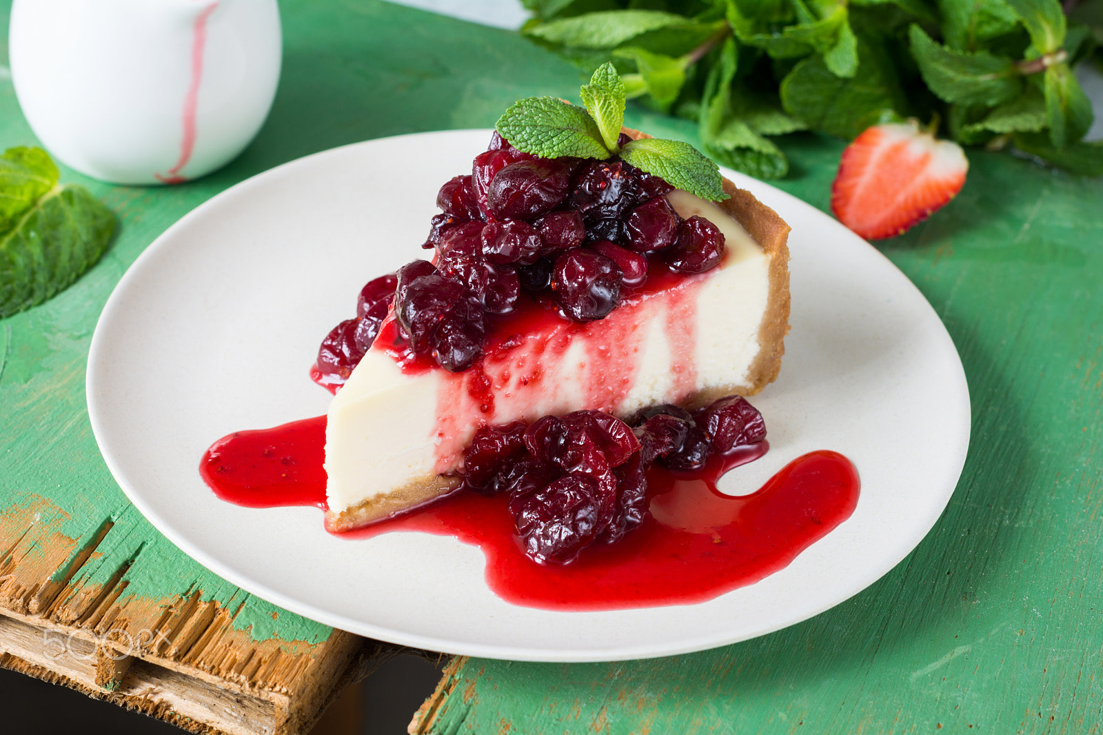 Nikon D7100 sample photo. Cheesecake with cranberry sauce photography