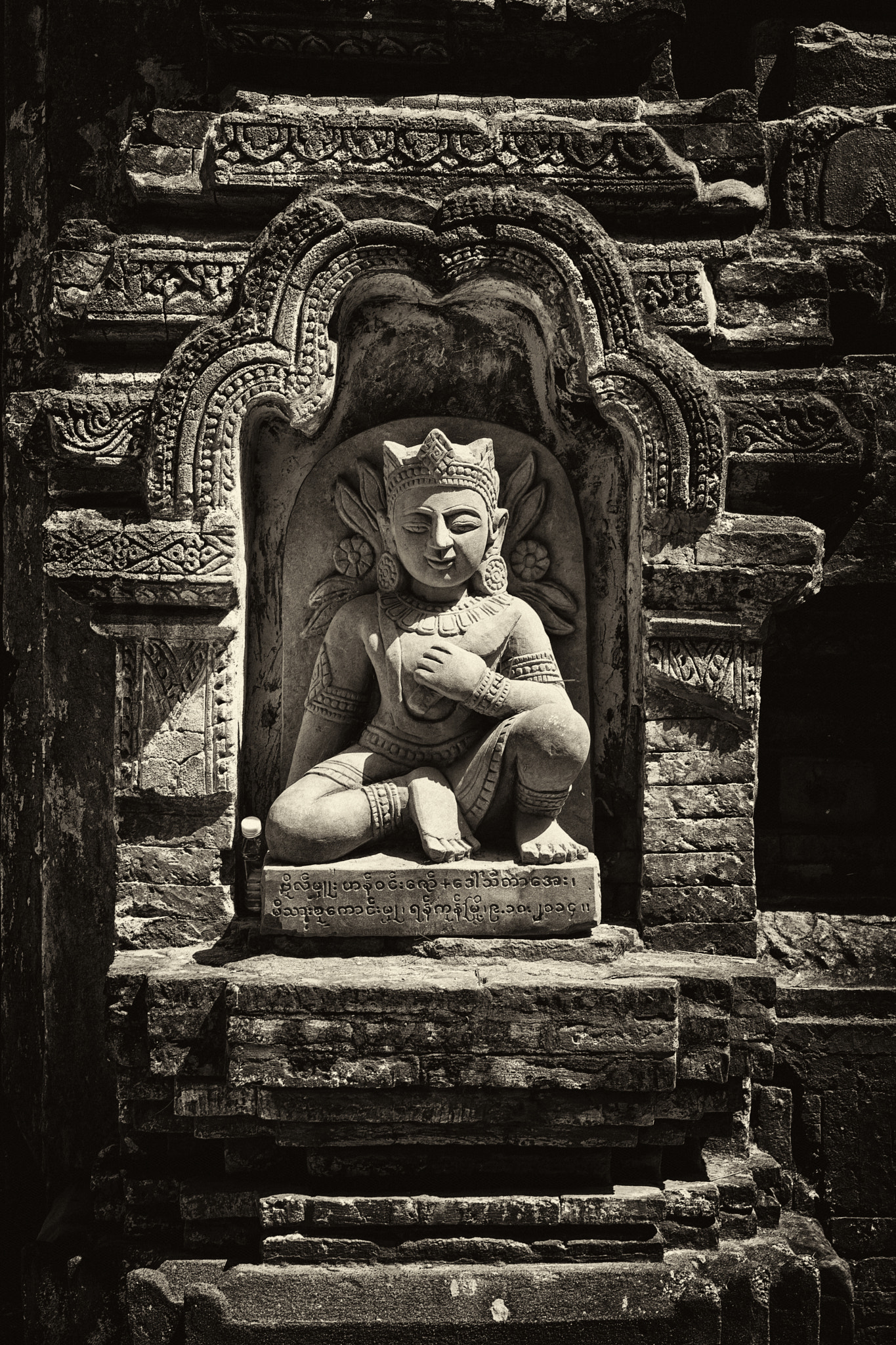 Sony ILCA-77M2 sample photo. Buddha statue in temple at yangon, myanmar photography