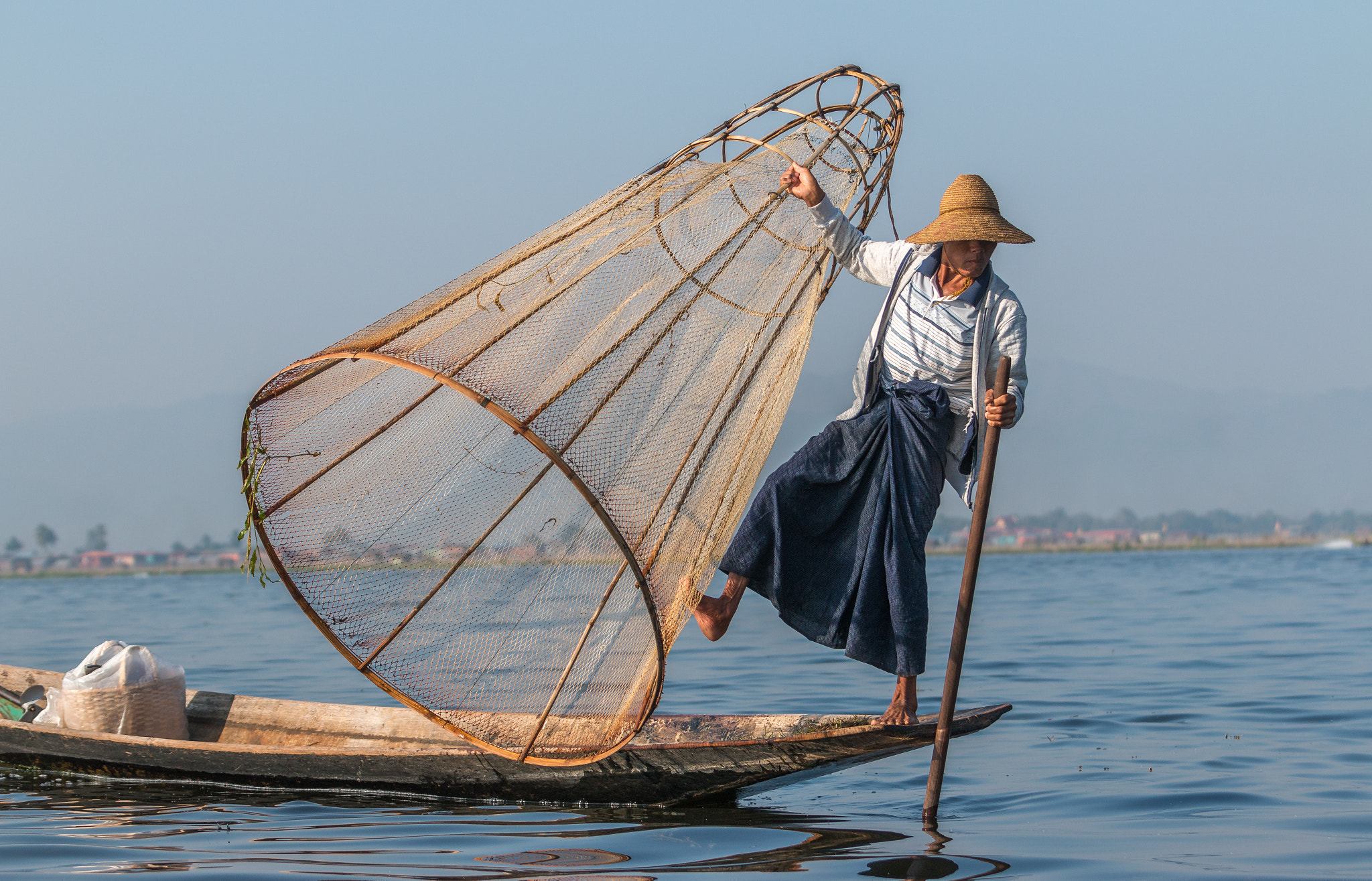 Canon EF 70-200mm F2.8L USM sample photo. Intha targeting fish photography