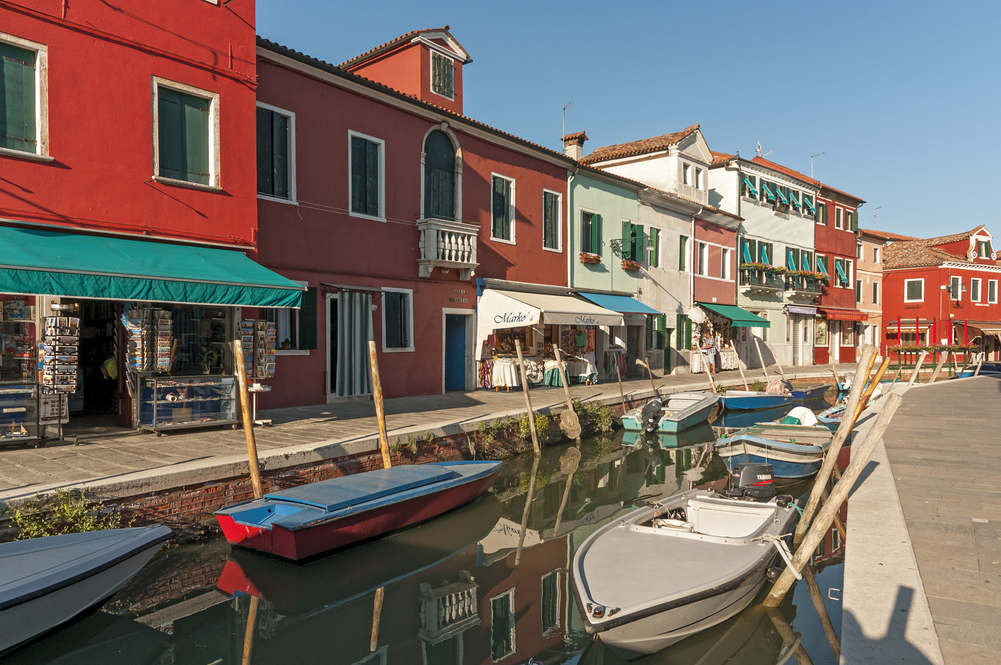 Nikon D300 + Sigma 12-24mm F4.5-5.6 EX DG Aspherical HSM sample photo. Burano canal, venice, italy photography