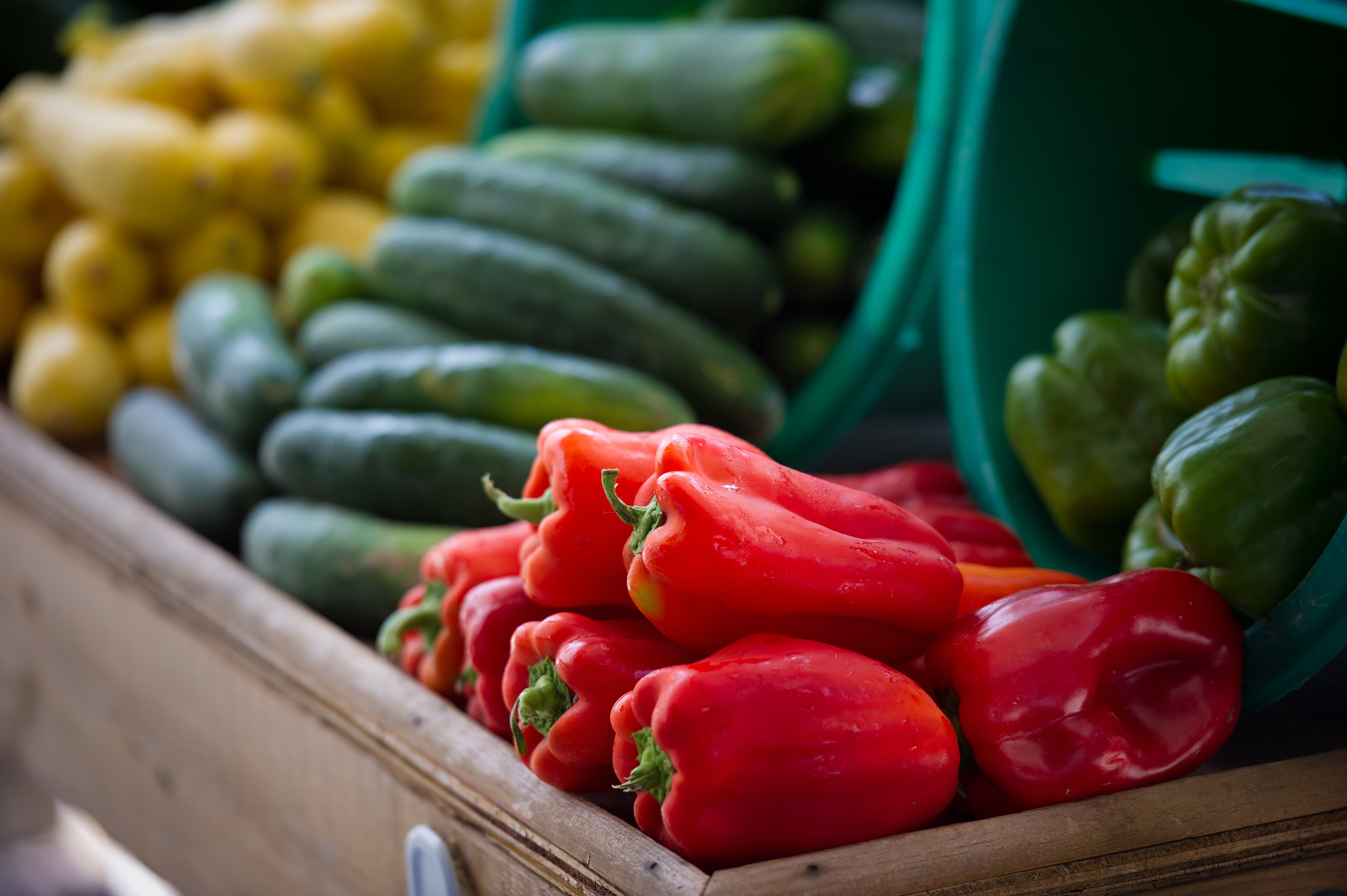 Nikon D3S sample photo. Fresh vegetables at farm stand, cucumbers, zucchini, peppers photography