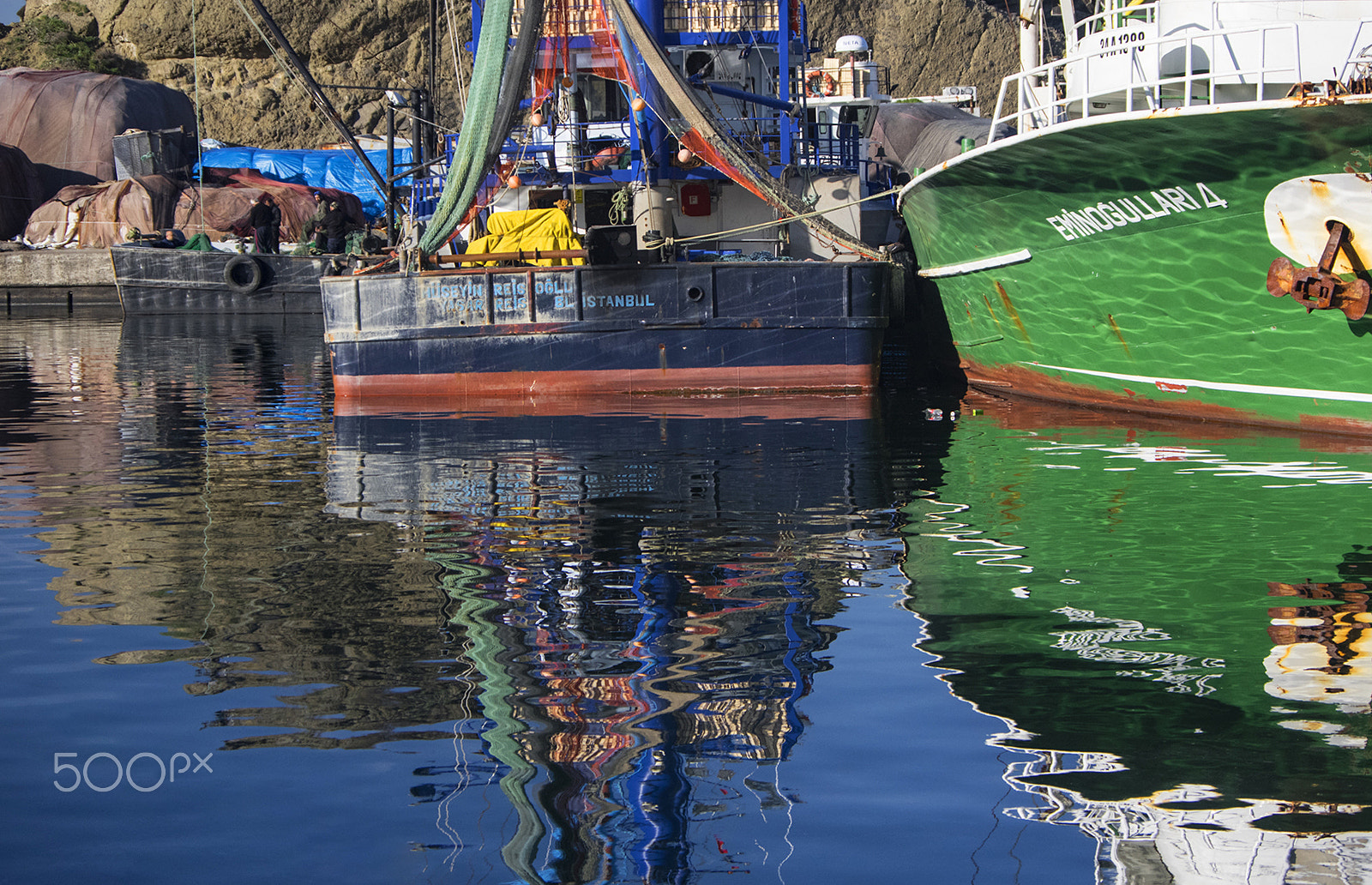 Samsung/Schneider D-XENON 50-200mm F4-5.6 sample photo. Reflections photography
