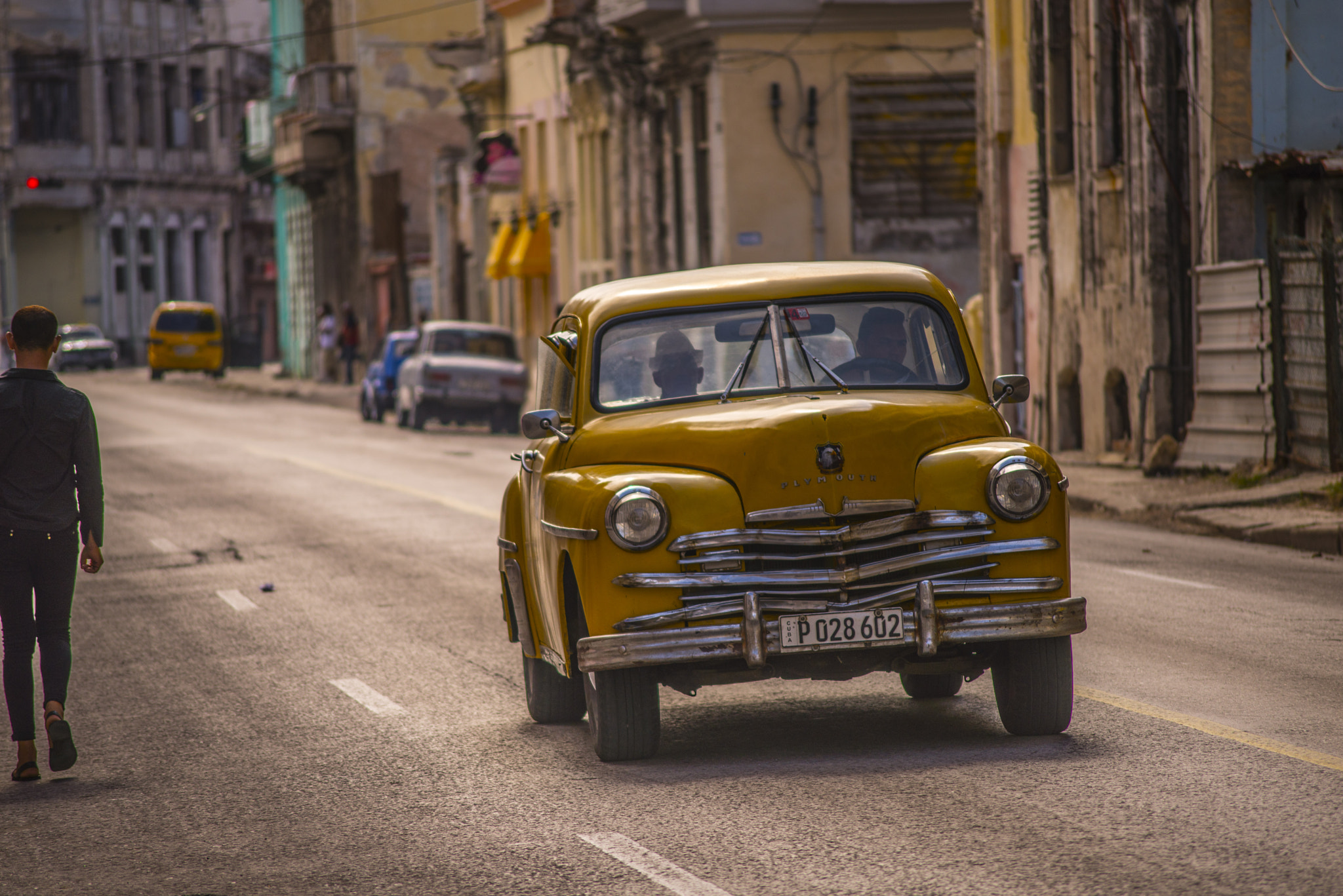 AF Zoom-Nikkor 75-240mm f/4.5-5.6D sample photo. Cuba car photography
