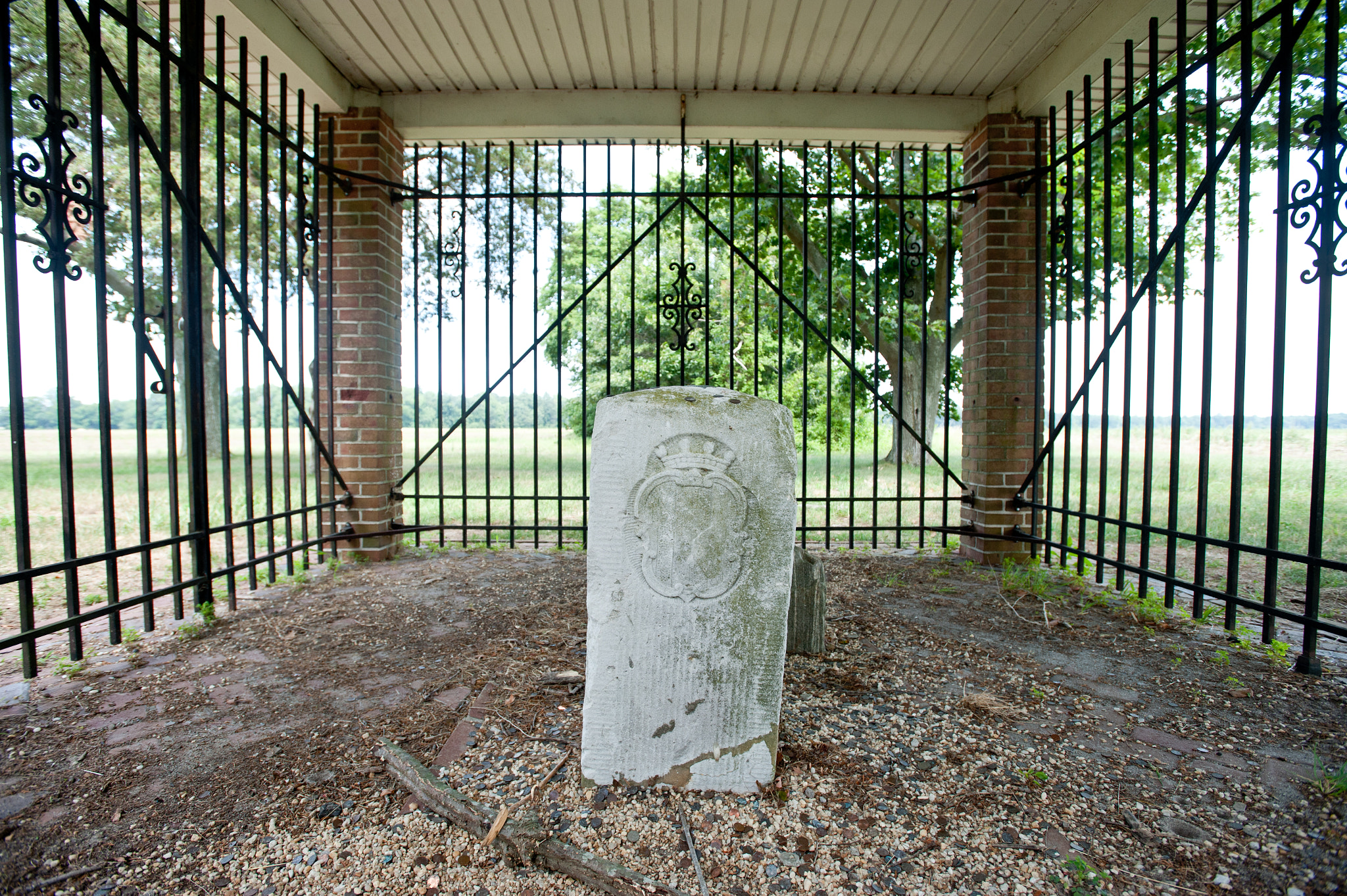 Nikon AF-S Nikkor 17-35mm F2.8D ED-IF sample photo. Crownstone marking southwest corner of delaware and delmar md on mason dixon line photography