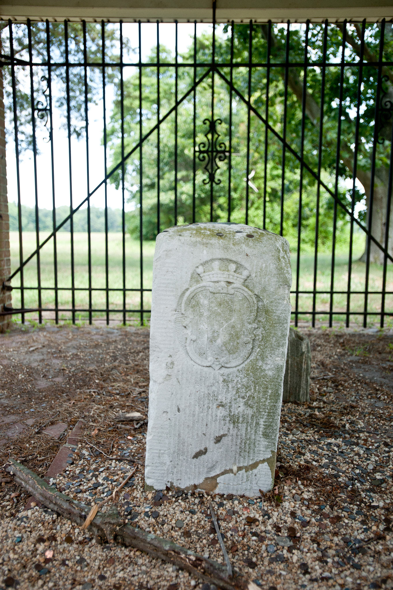 Nikon AF-S Nikkor 17-35mm F2.8D ED-IF sample photo. Crownstone marking southwest corner of delaware and delmar md on mason dixon line photography