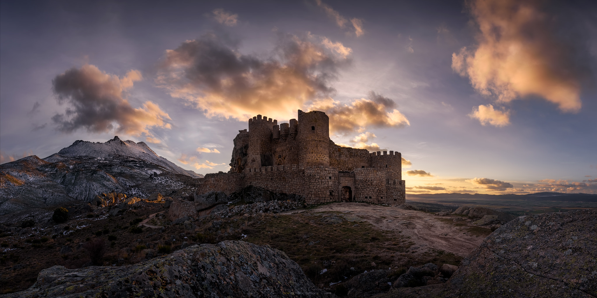 Tokina AT-X 16-28mm F2.8 Pro FX sample photo. The castle photography