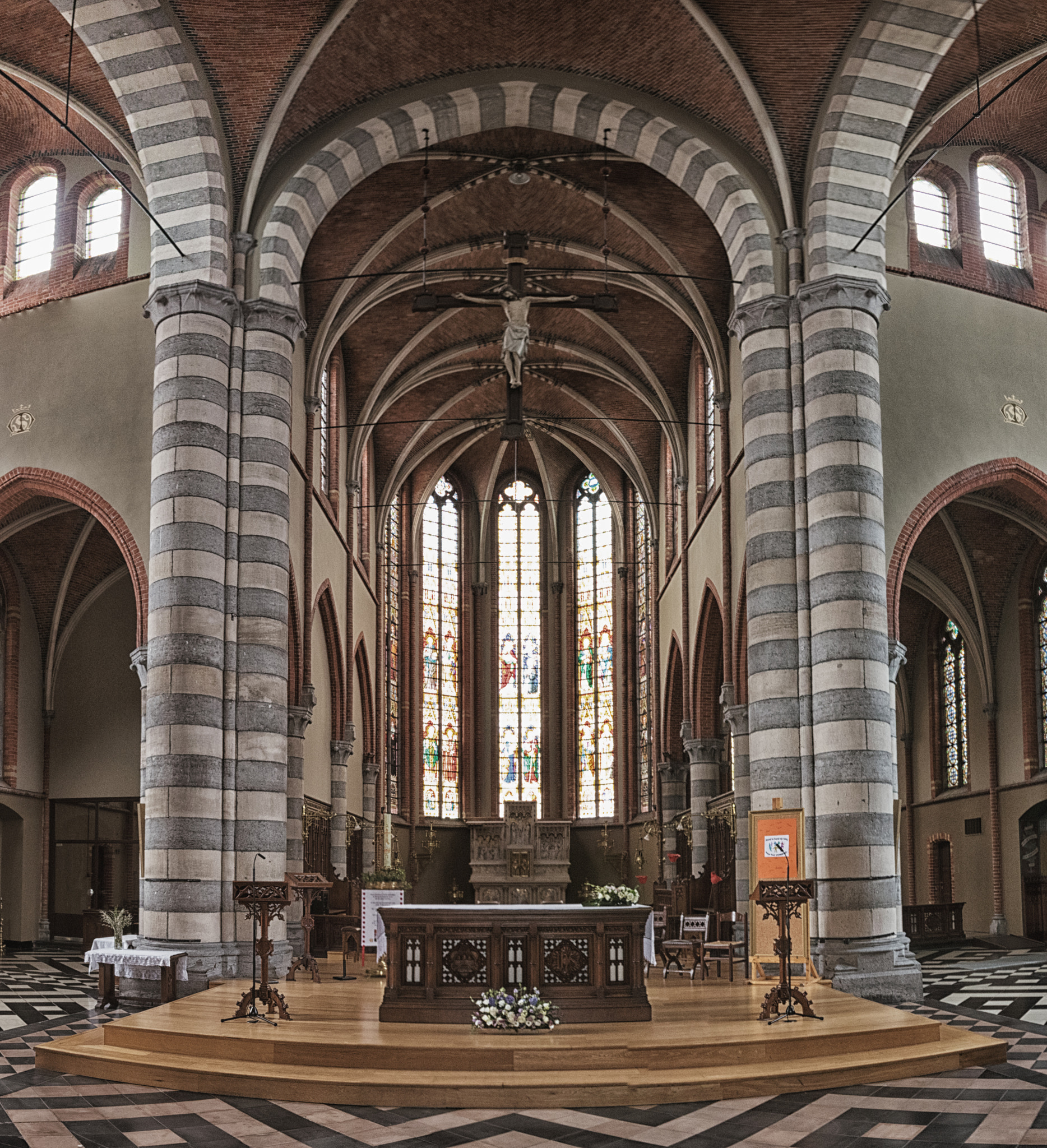 Canon EOS 750D (EOS Rebel T6i / EOS Kiss X8i) sample photo. Church altar photography