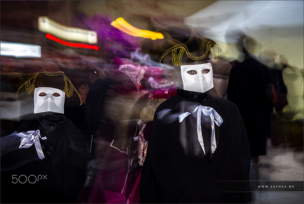 Minolta AF 80-200mm F2.8 HS-APO G sample photo. Rosheim, france: venetian carnival mask photography