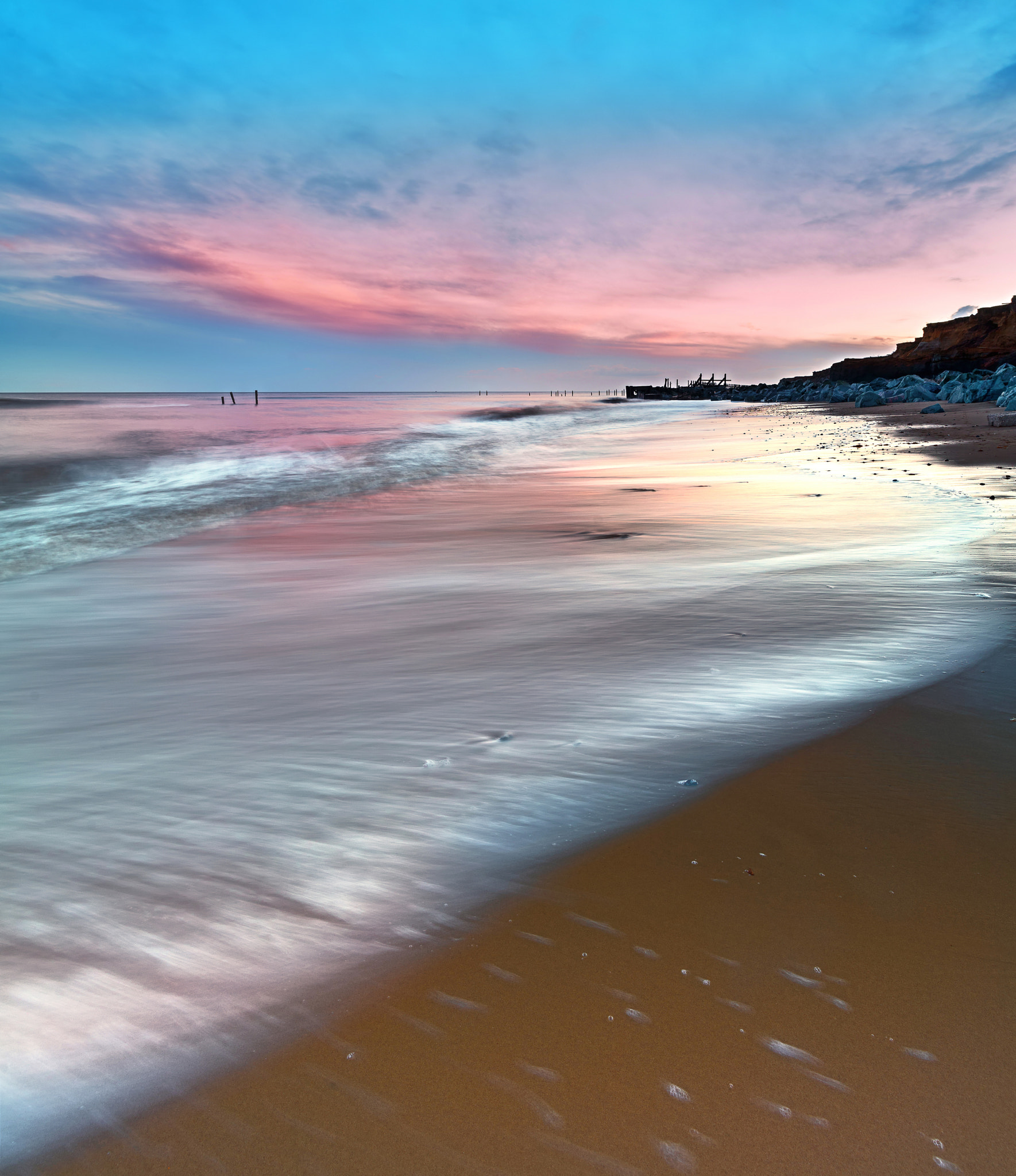 Canon EF 16-35mm F4L IS USM sample photo. Colours of happisburgh beach.... photography