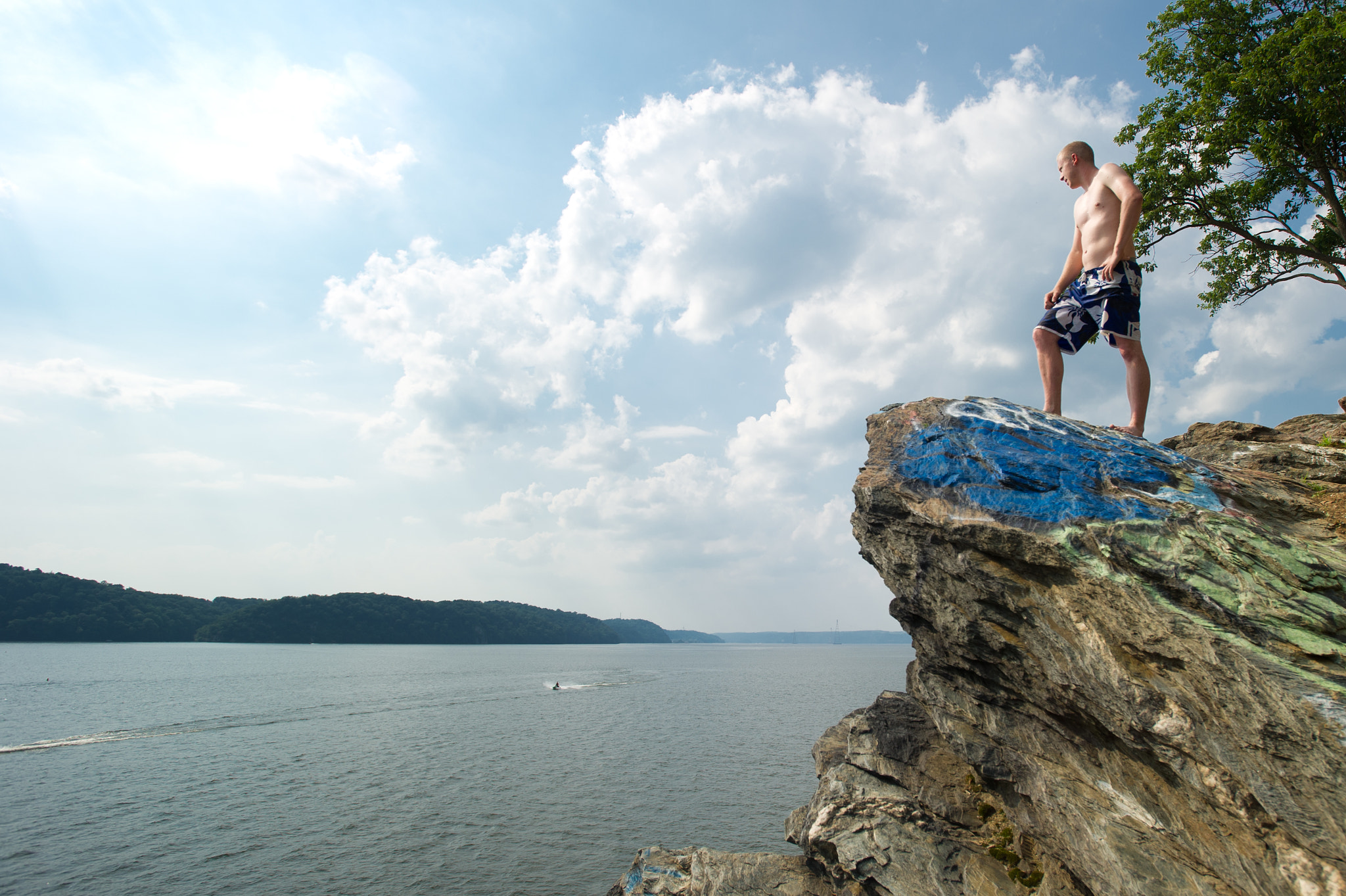 Nikon D3S sample photo. Cliff diver overlooking peak into the water in maryland near mason dixon line photography