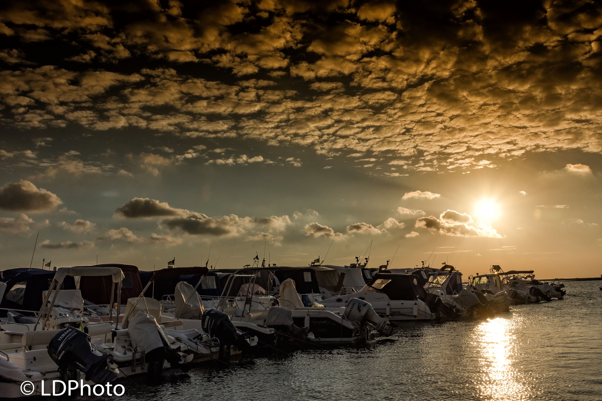 Nikon AF-S Nikkor 24-120mm F4G ED VR sample photo. Sunset on the dock photography