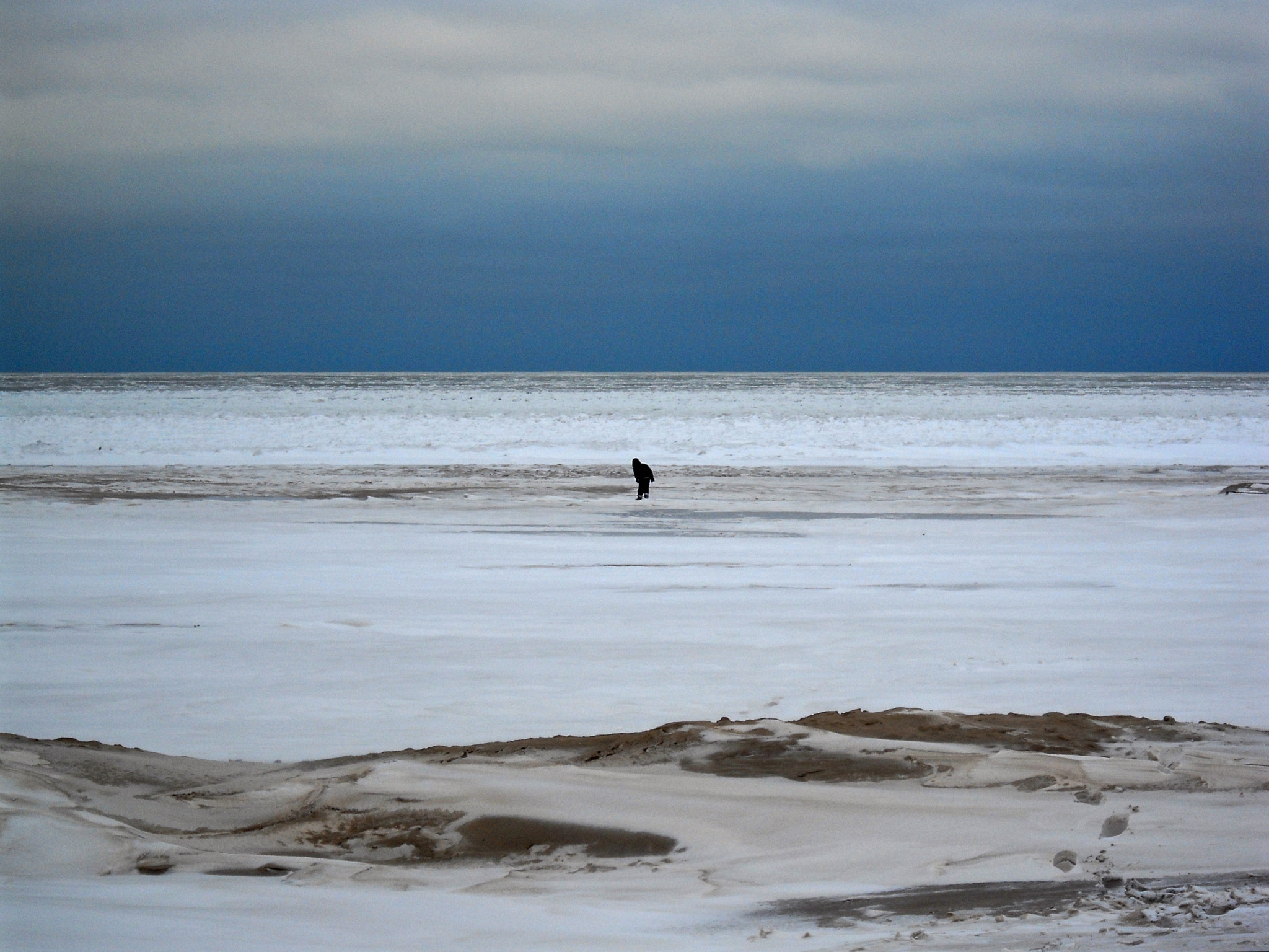 Nikon Coolpix L20 sample photo. Chicago beach in winter photography