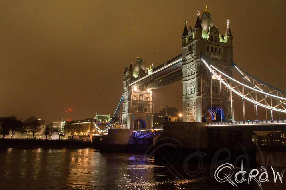 Sony SLT-A58 + Sigma 18-200mm F3.5-6.3 DC sample photo. Tower bridge photography